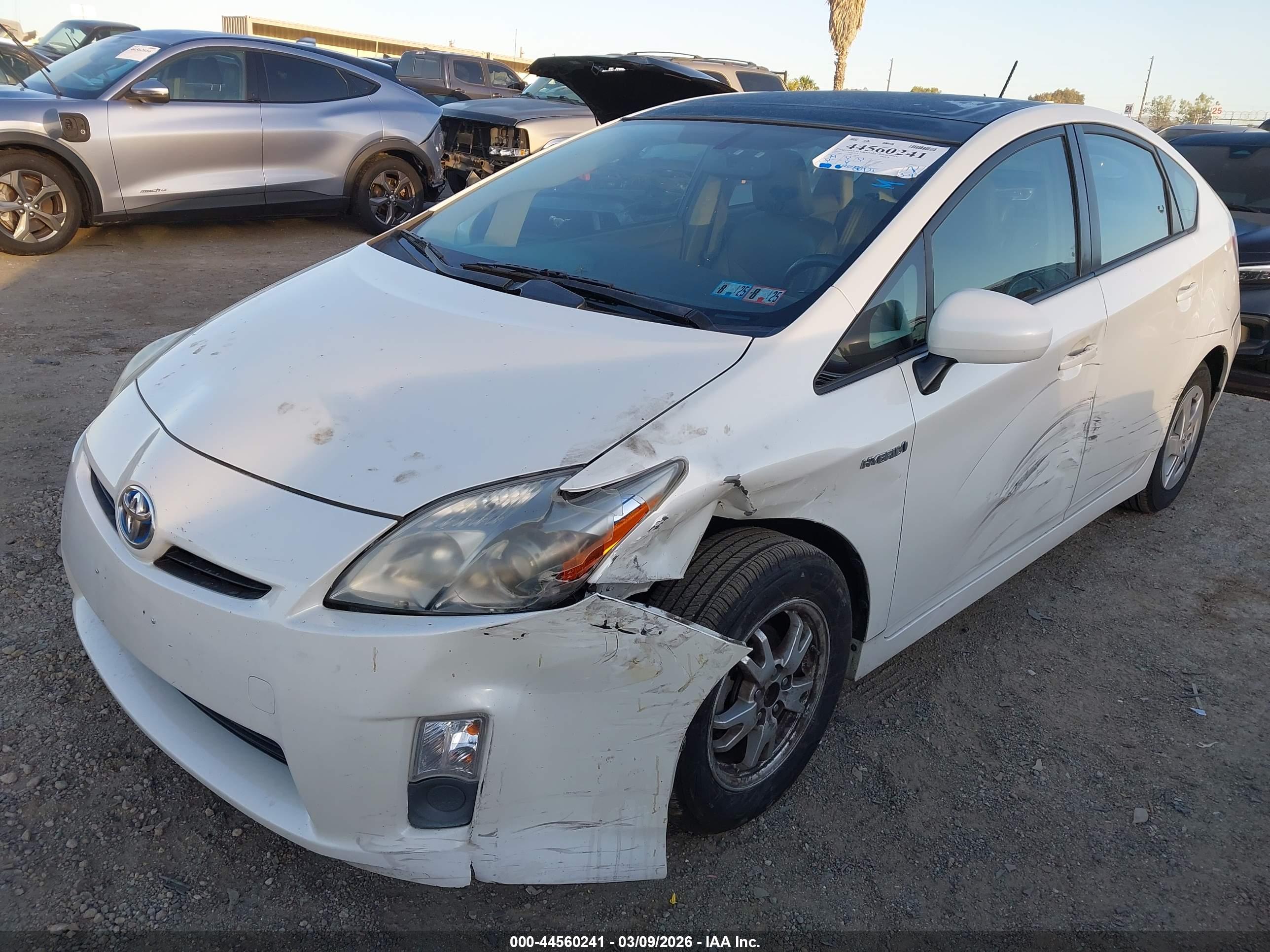 TOYOTA PRIUS image 2