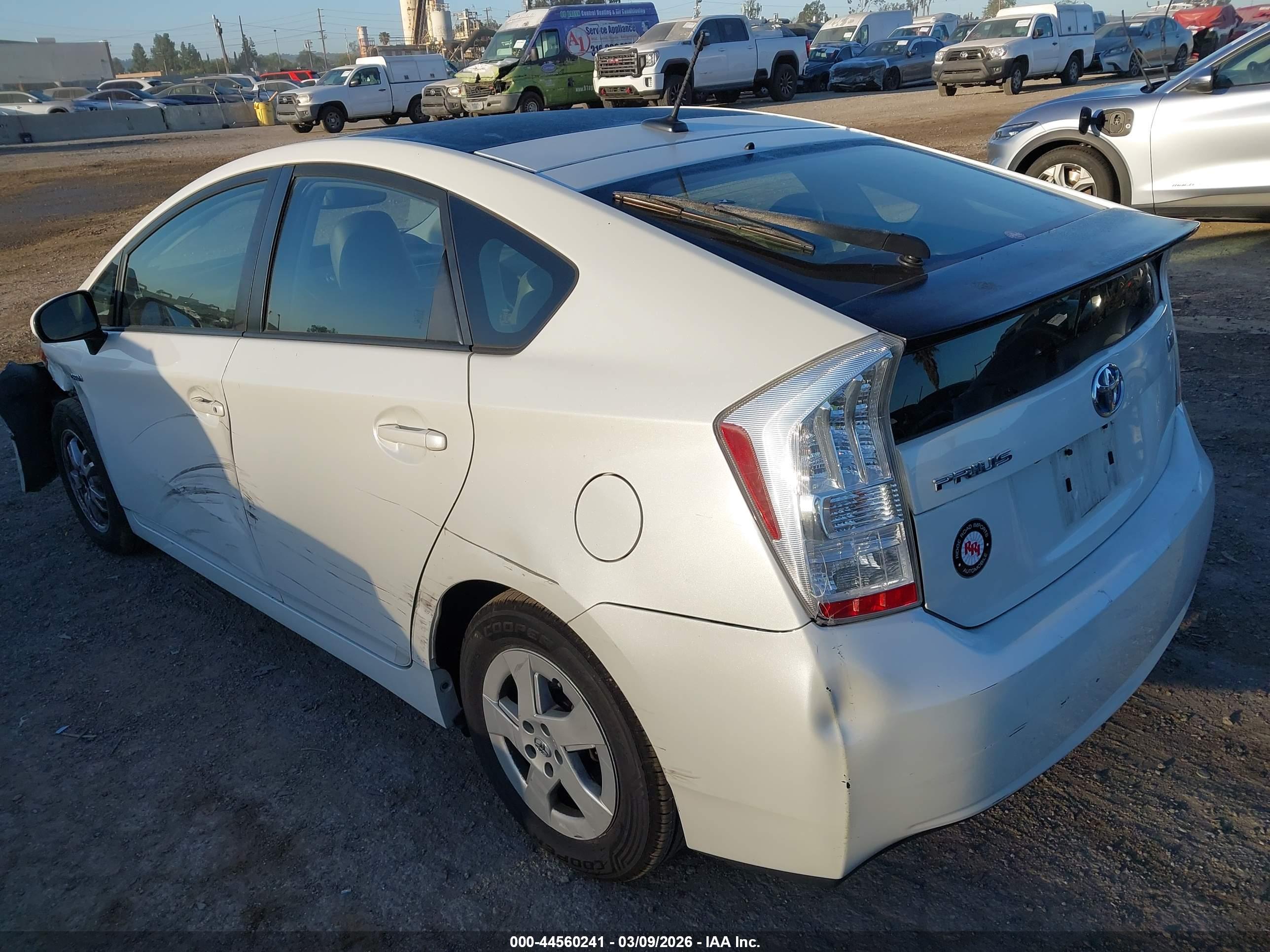 TOYOTA PRIUS image 3
