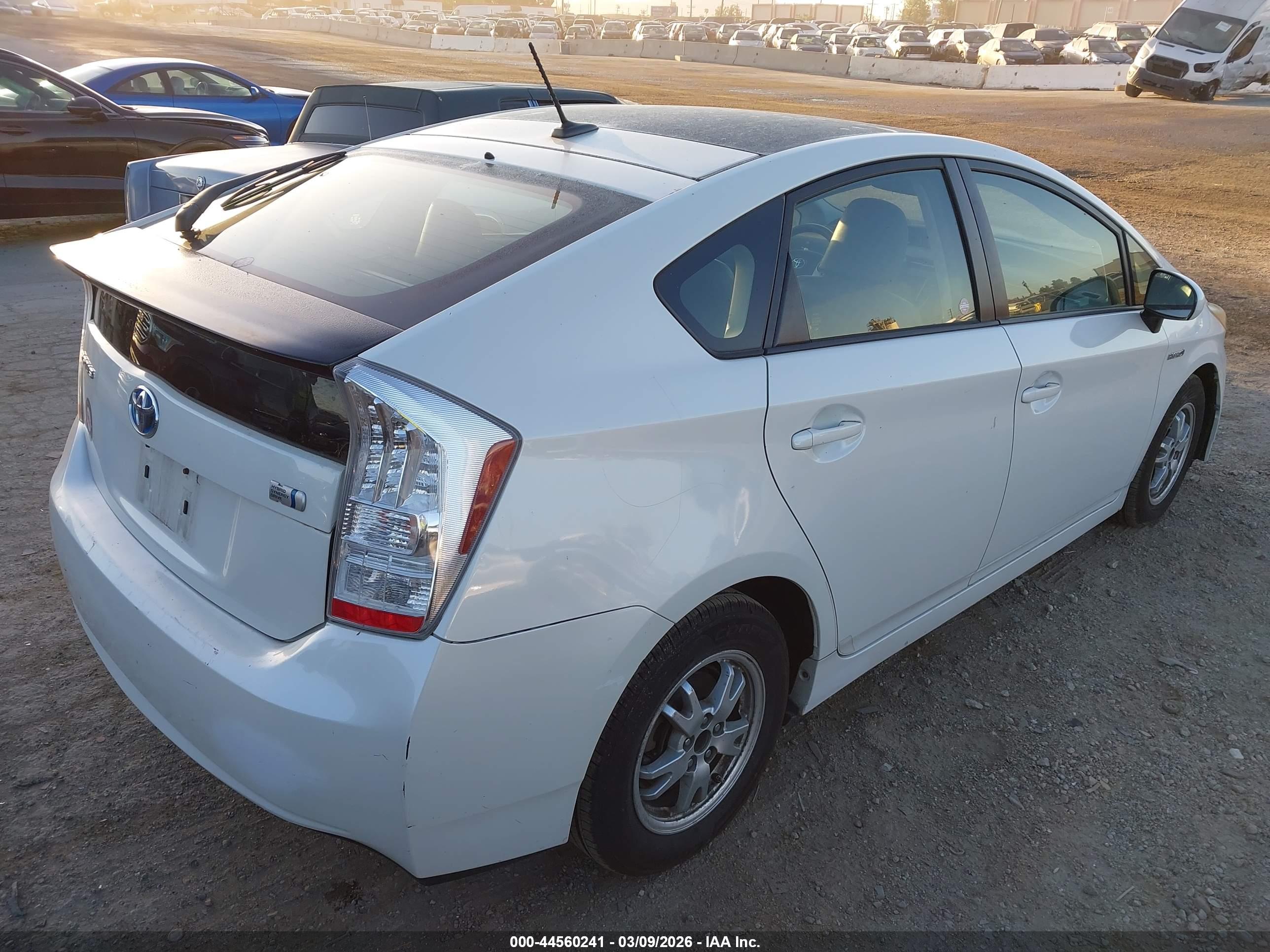 TOYOTA PRIUS image 4