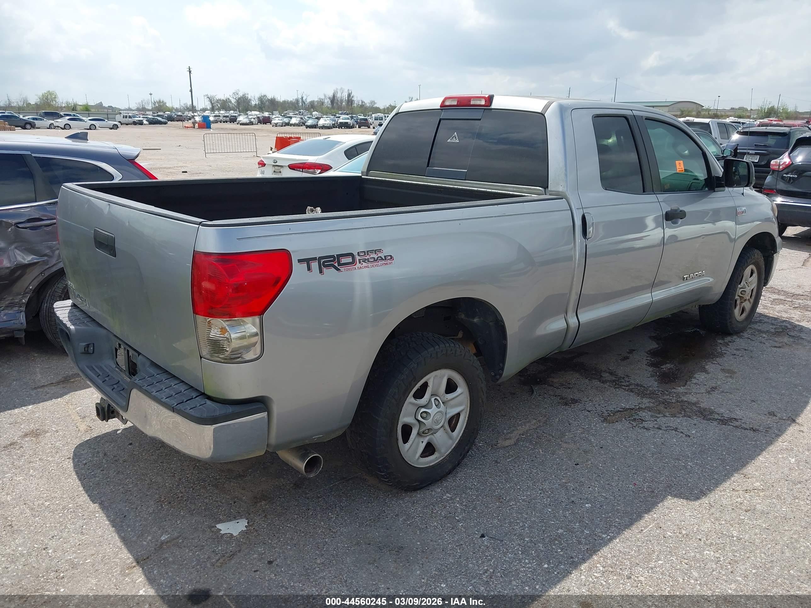 TOYOTA TUNDRA image 4