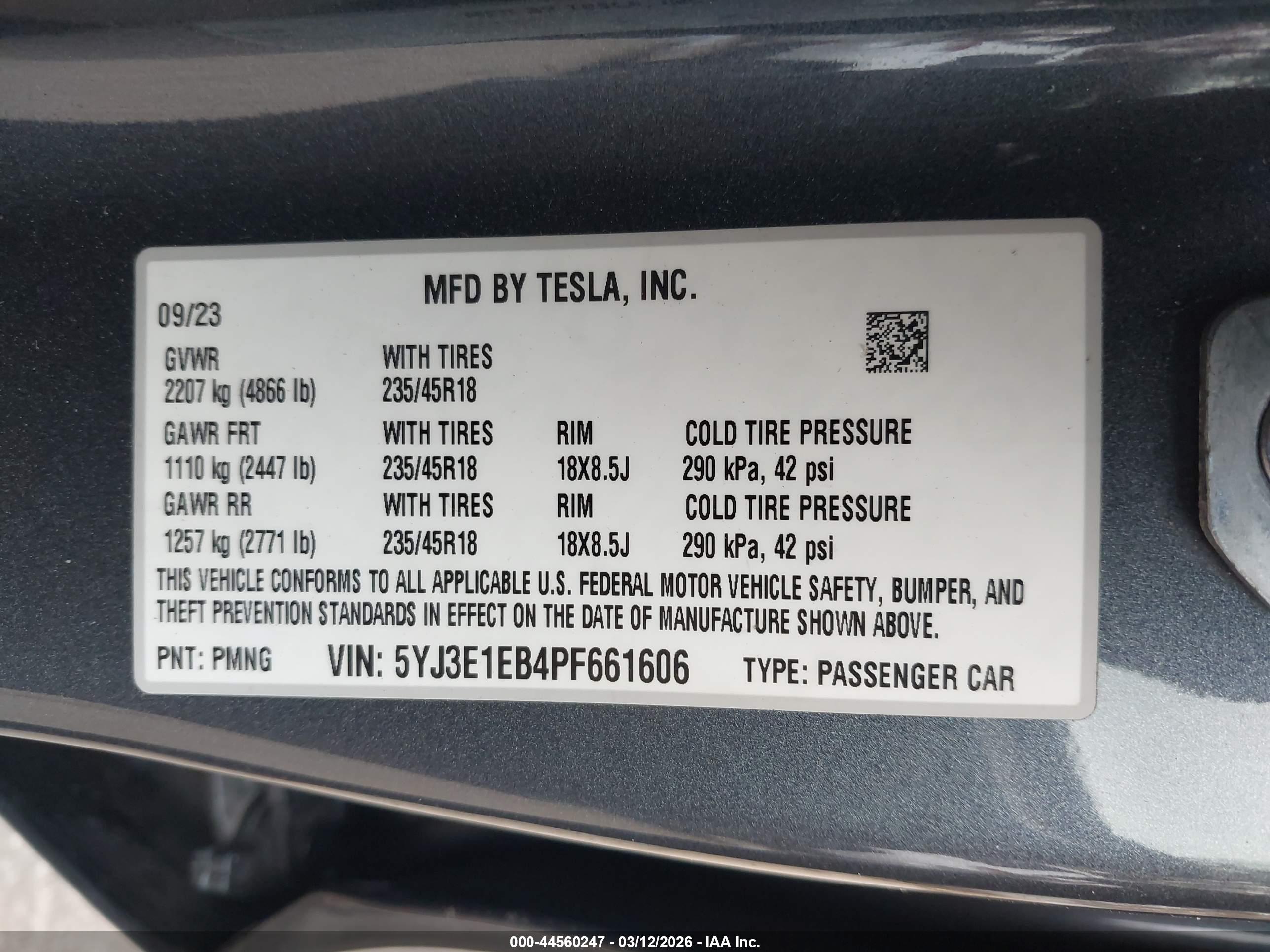 TESLA MODEL image 9
