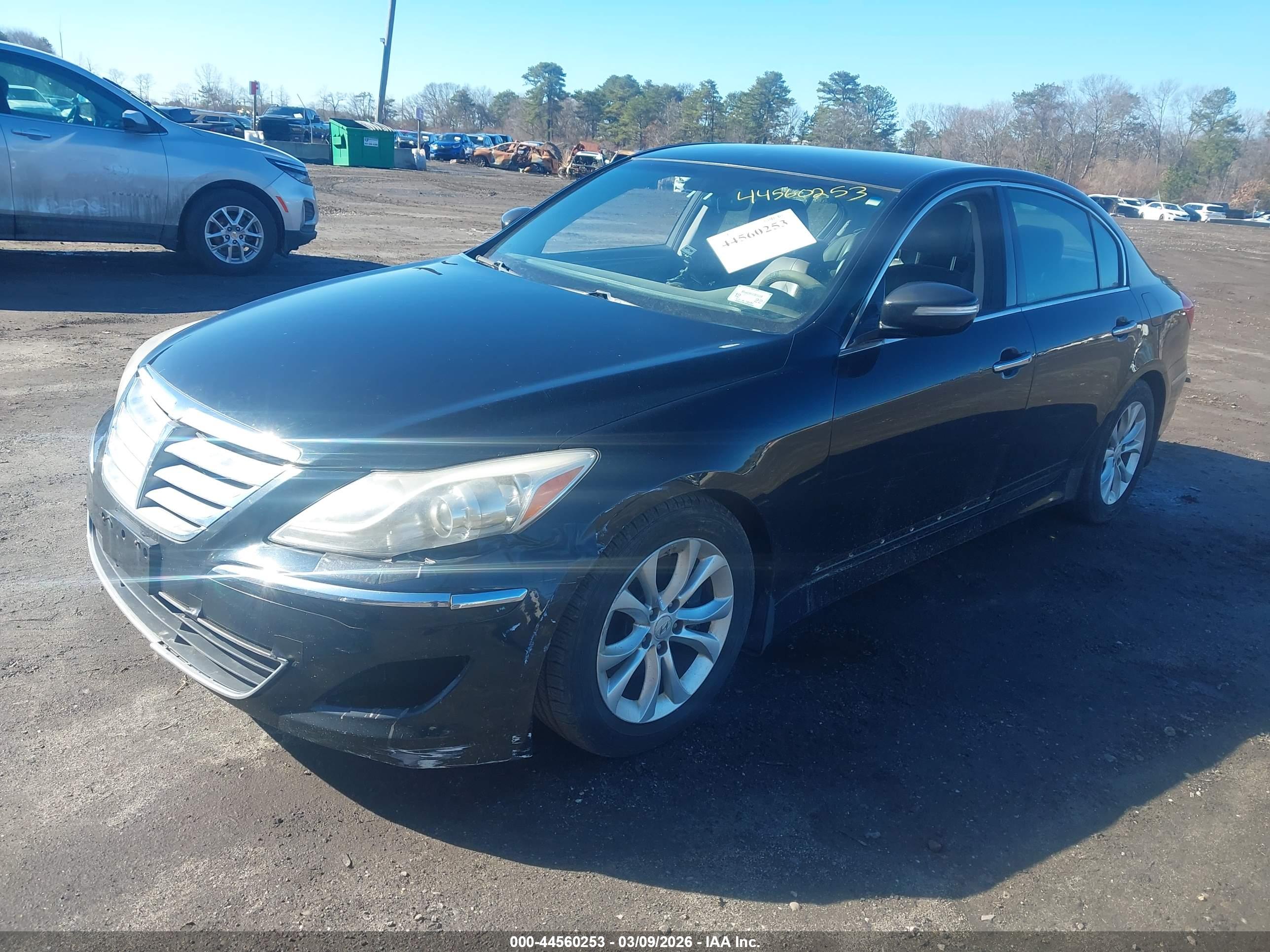 HYUNDAI GENESIS image 2