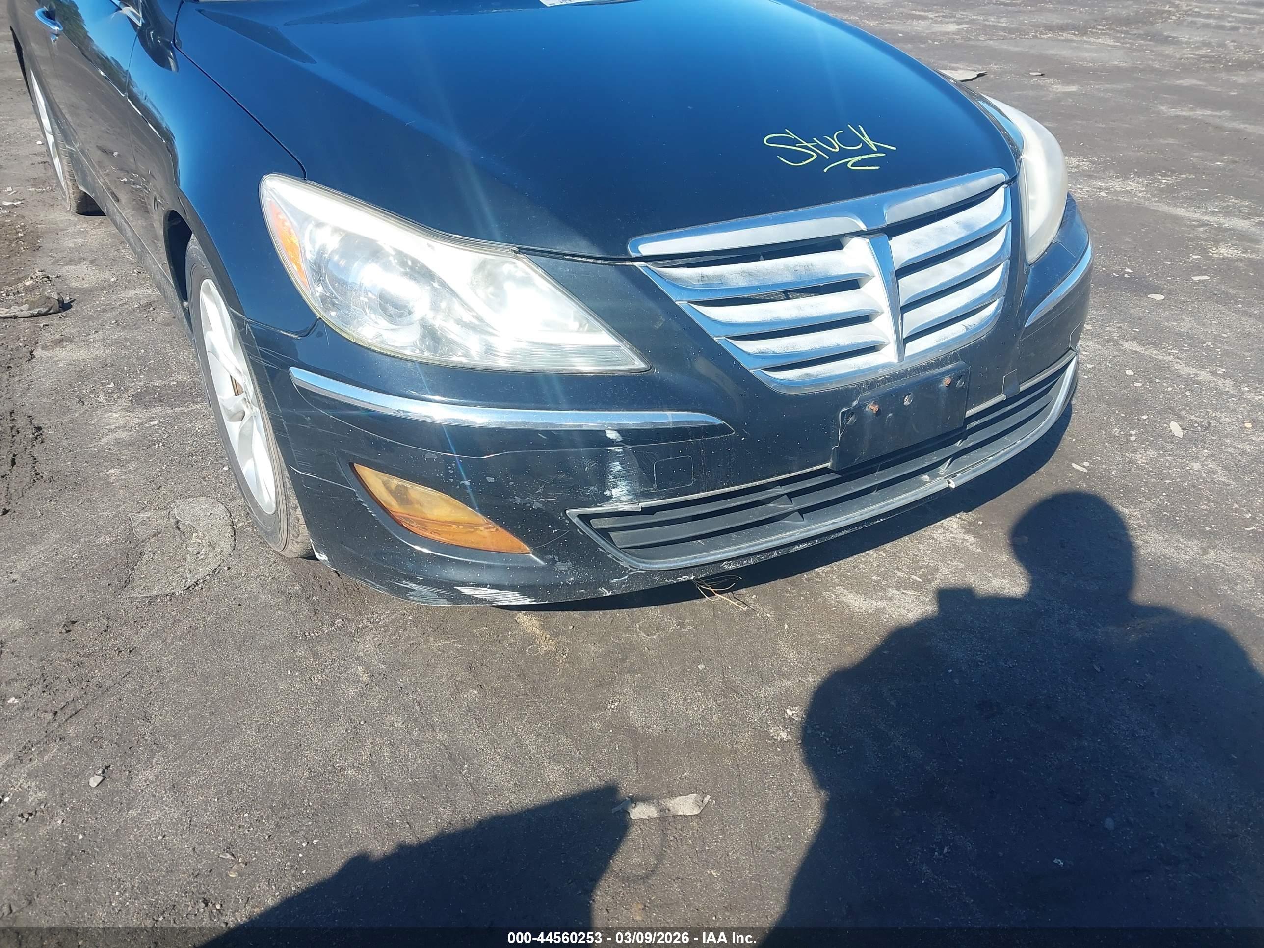 HYUNDAI GENESIS image 6