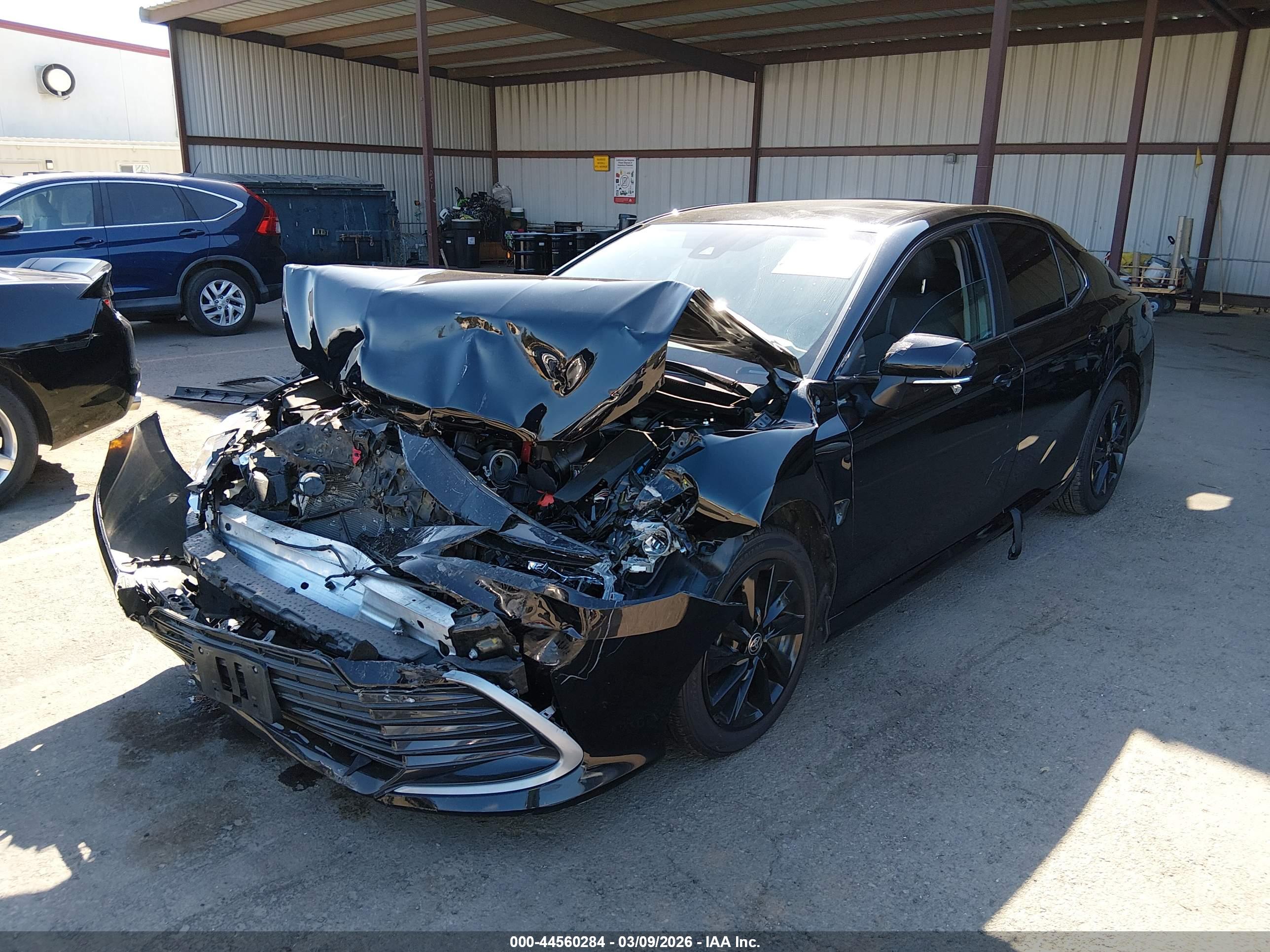 TOYOTA CAMRY image 2