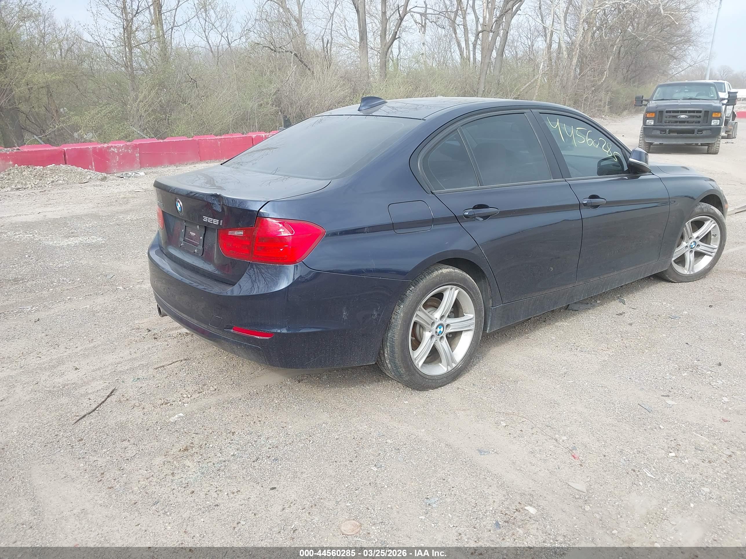BMW 328I image 4