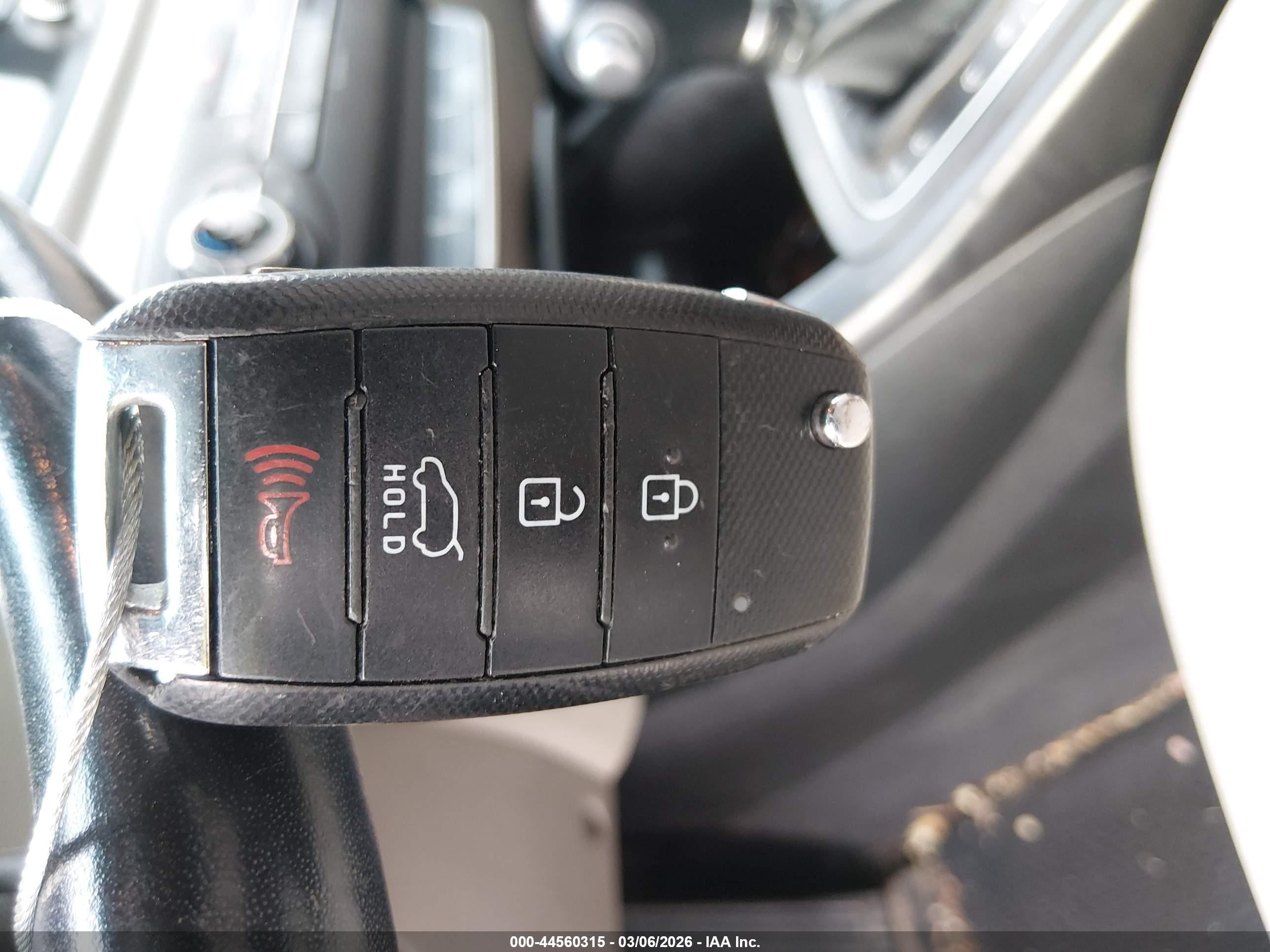 KIA SORENTO image 11