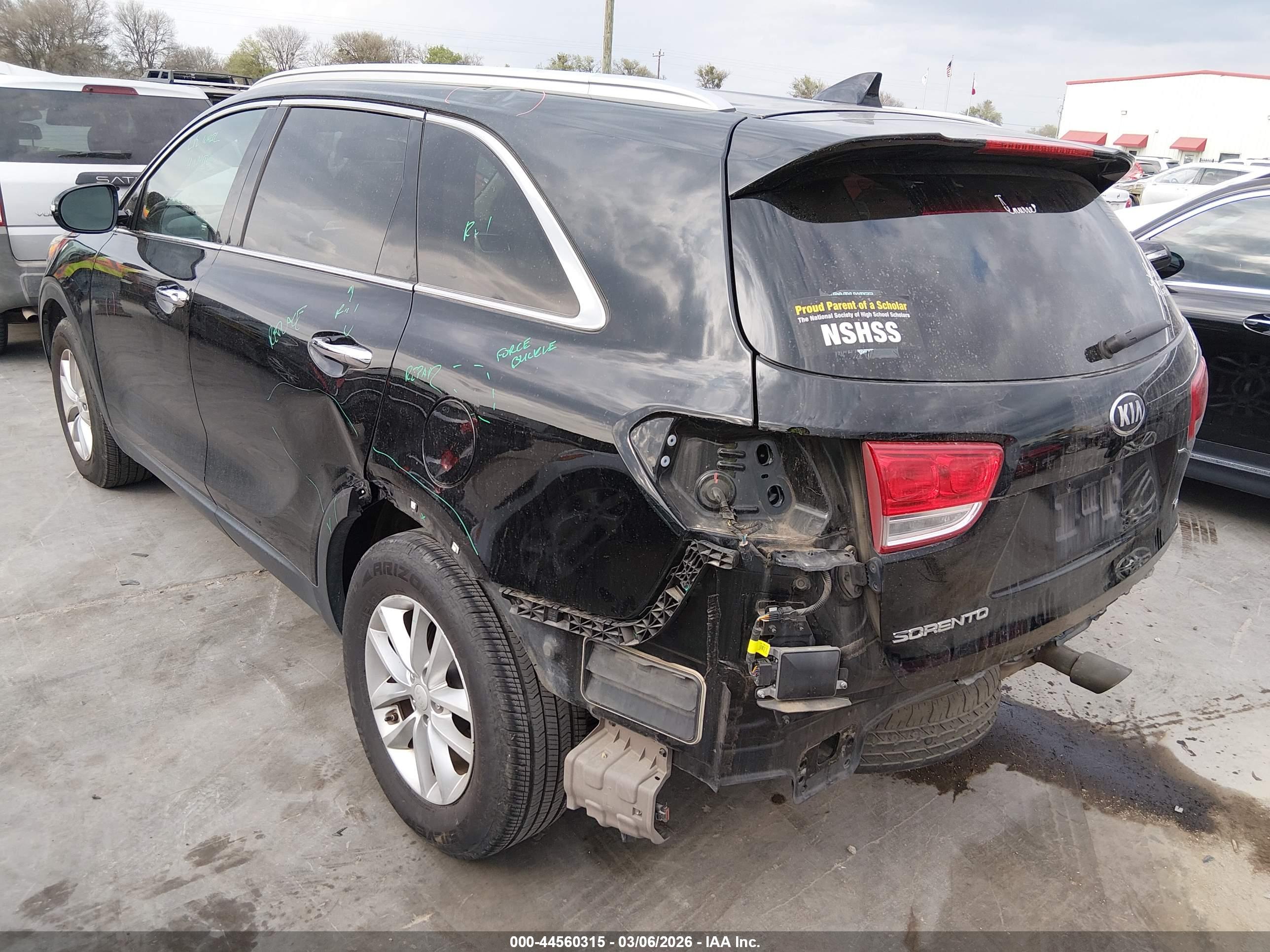KIA SORENTO image 3