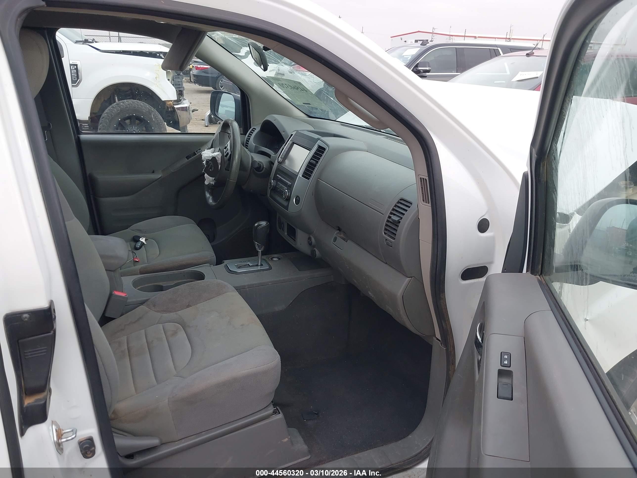NISSAN FRONTIER image 5