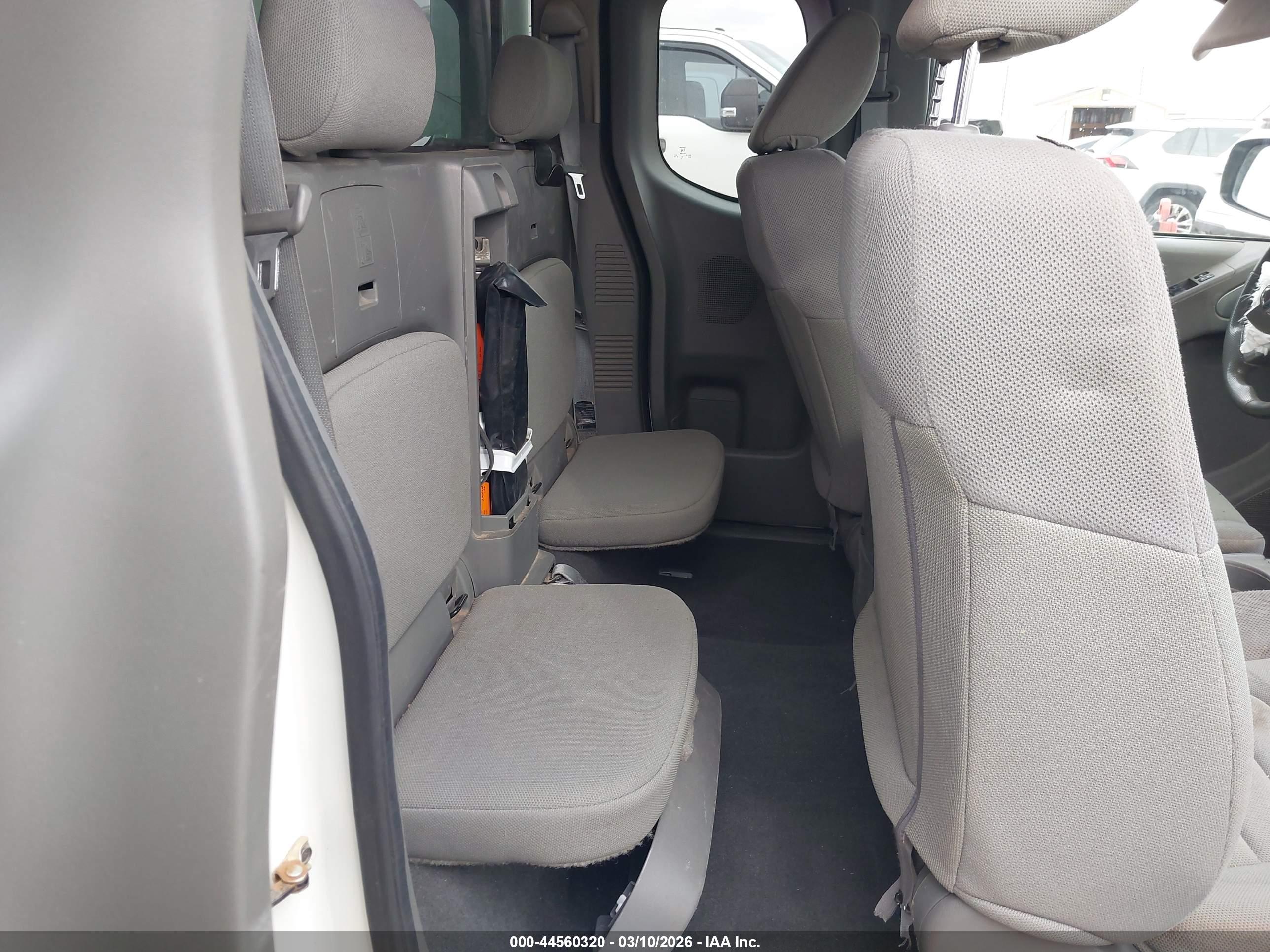 NISSAN FRONTIER image 8