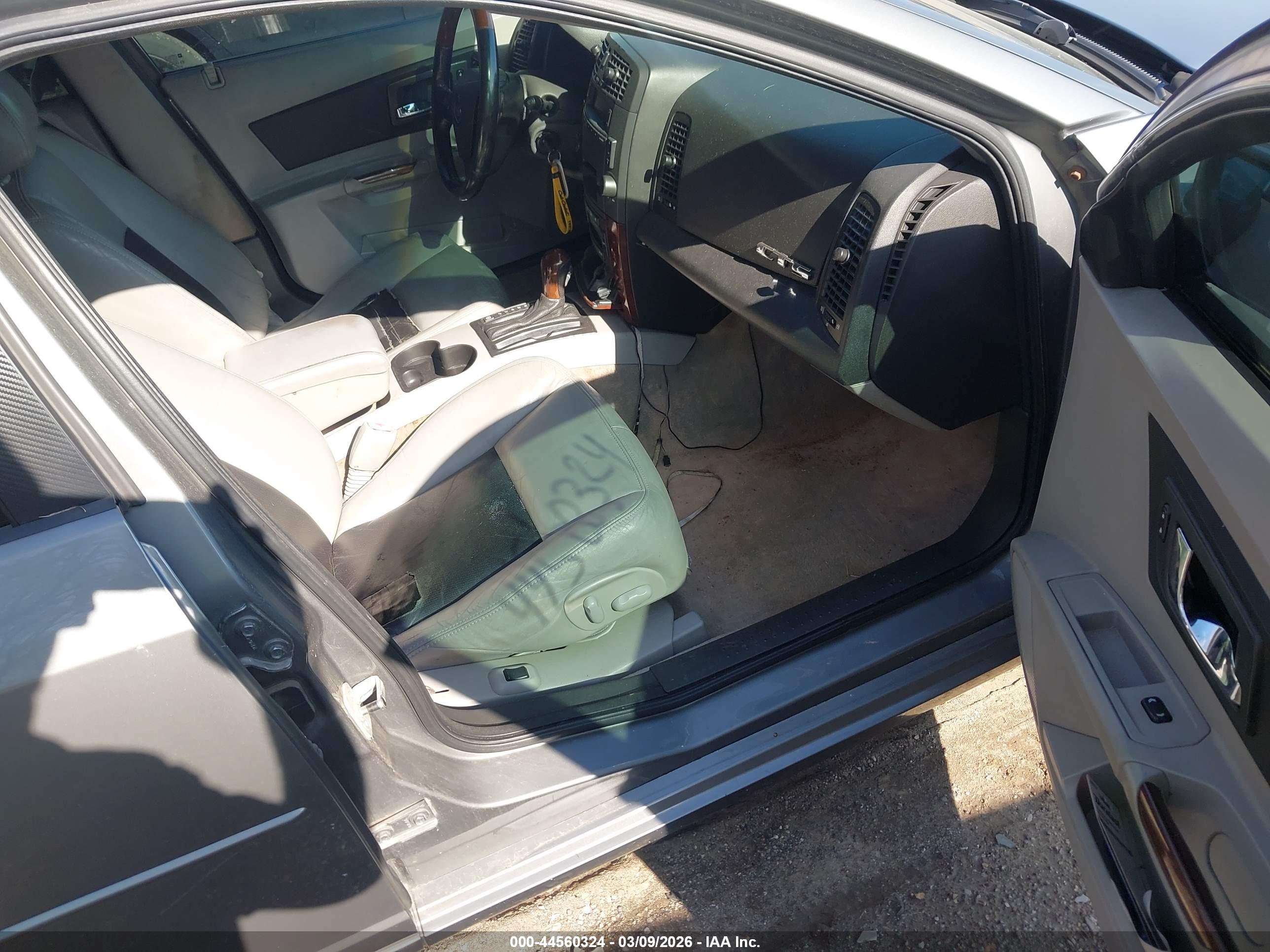 CADILLAC CTS image 5