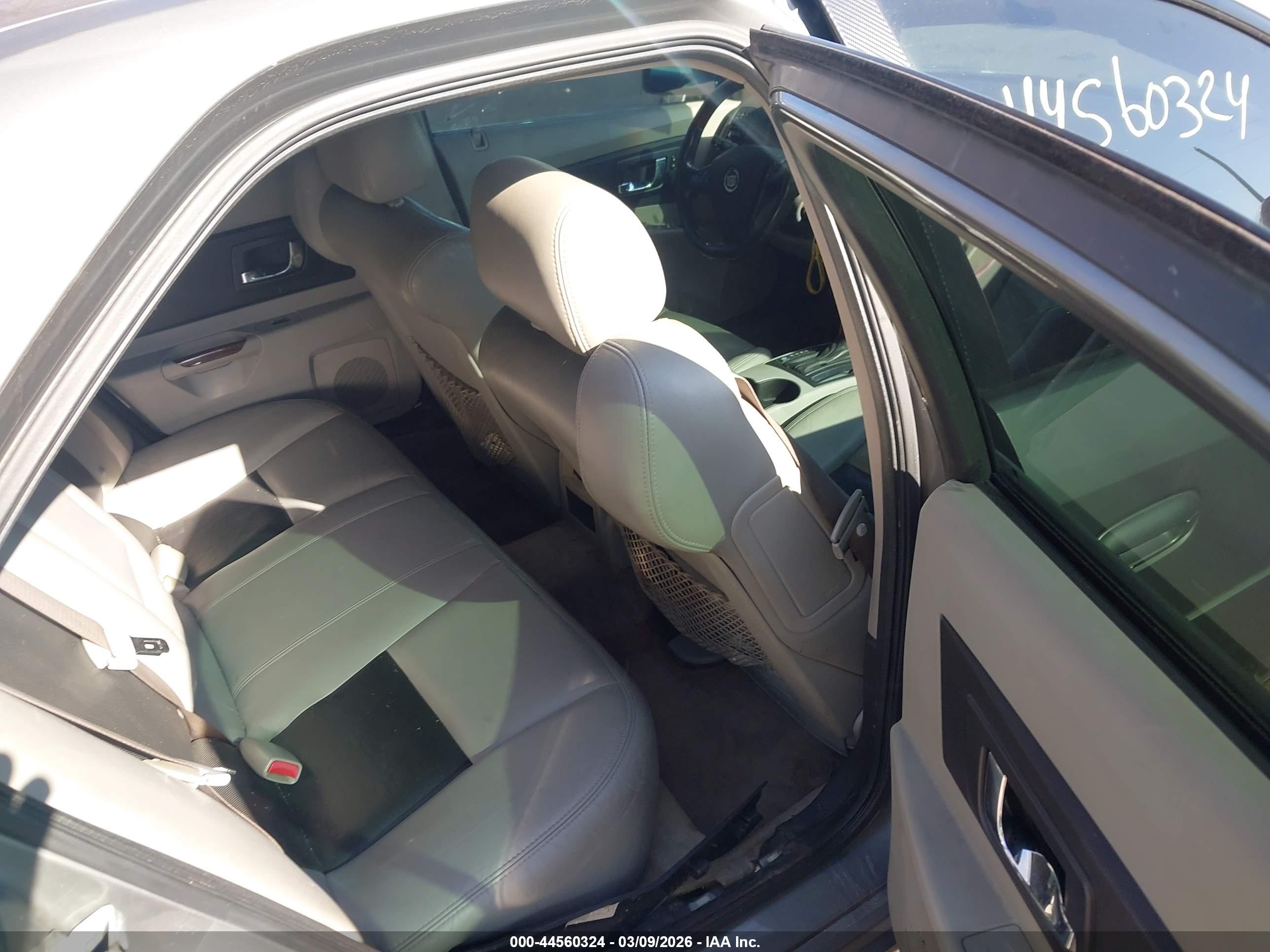 CADILLAC CTS image 8