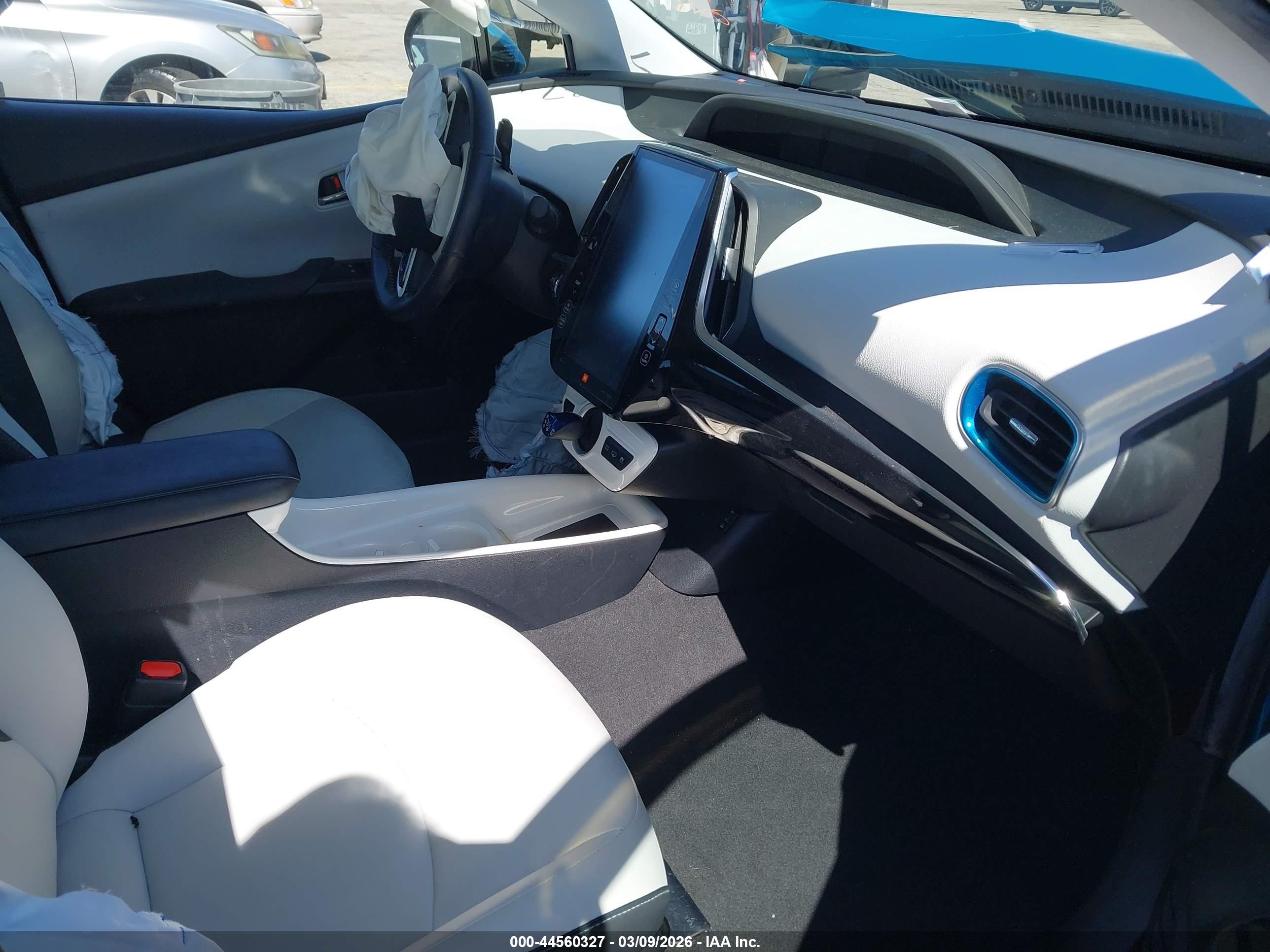 TOYOTA PRIUS image 5