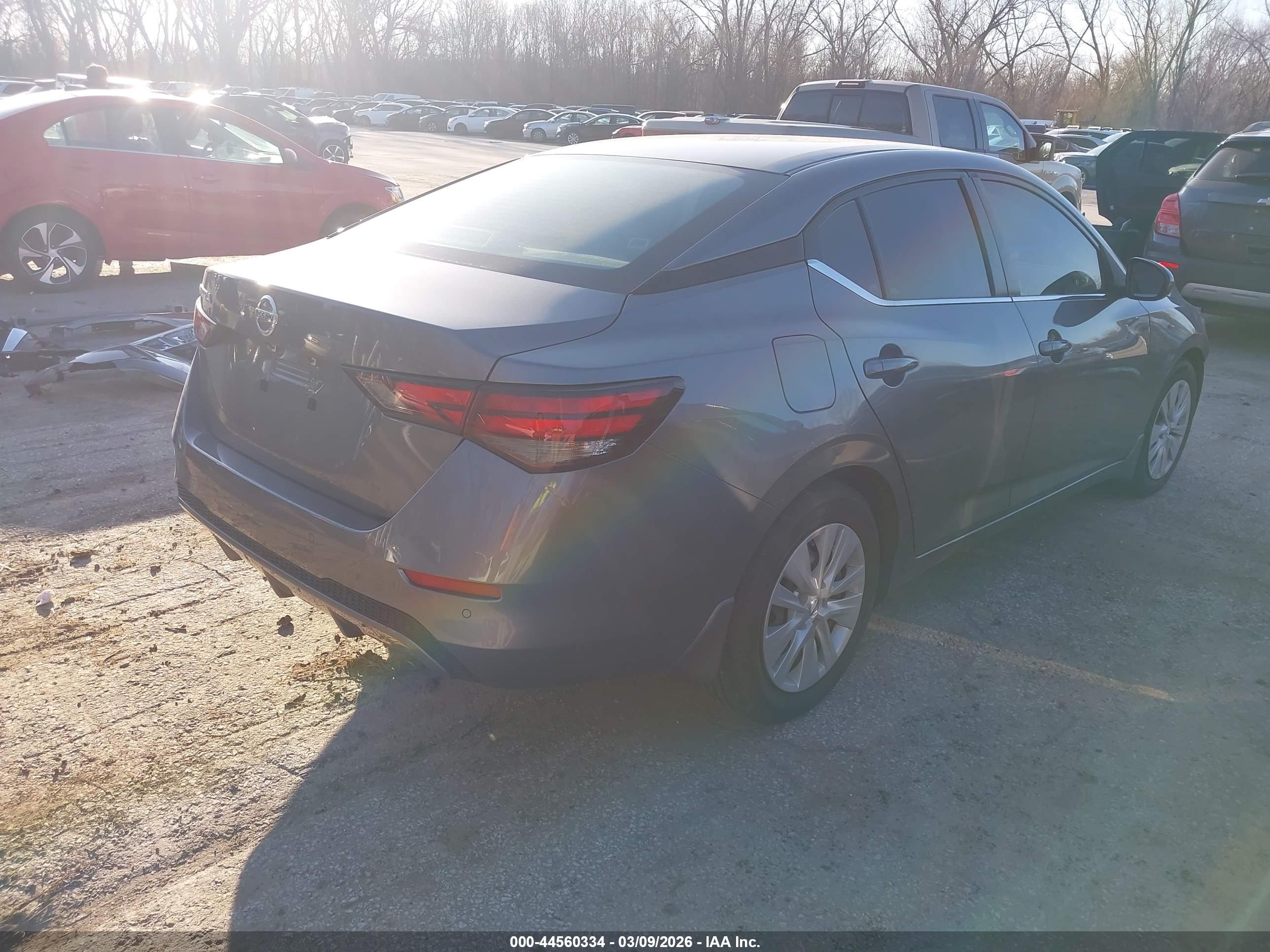 NISSAN SENTRA image 4