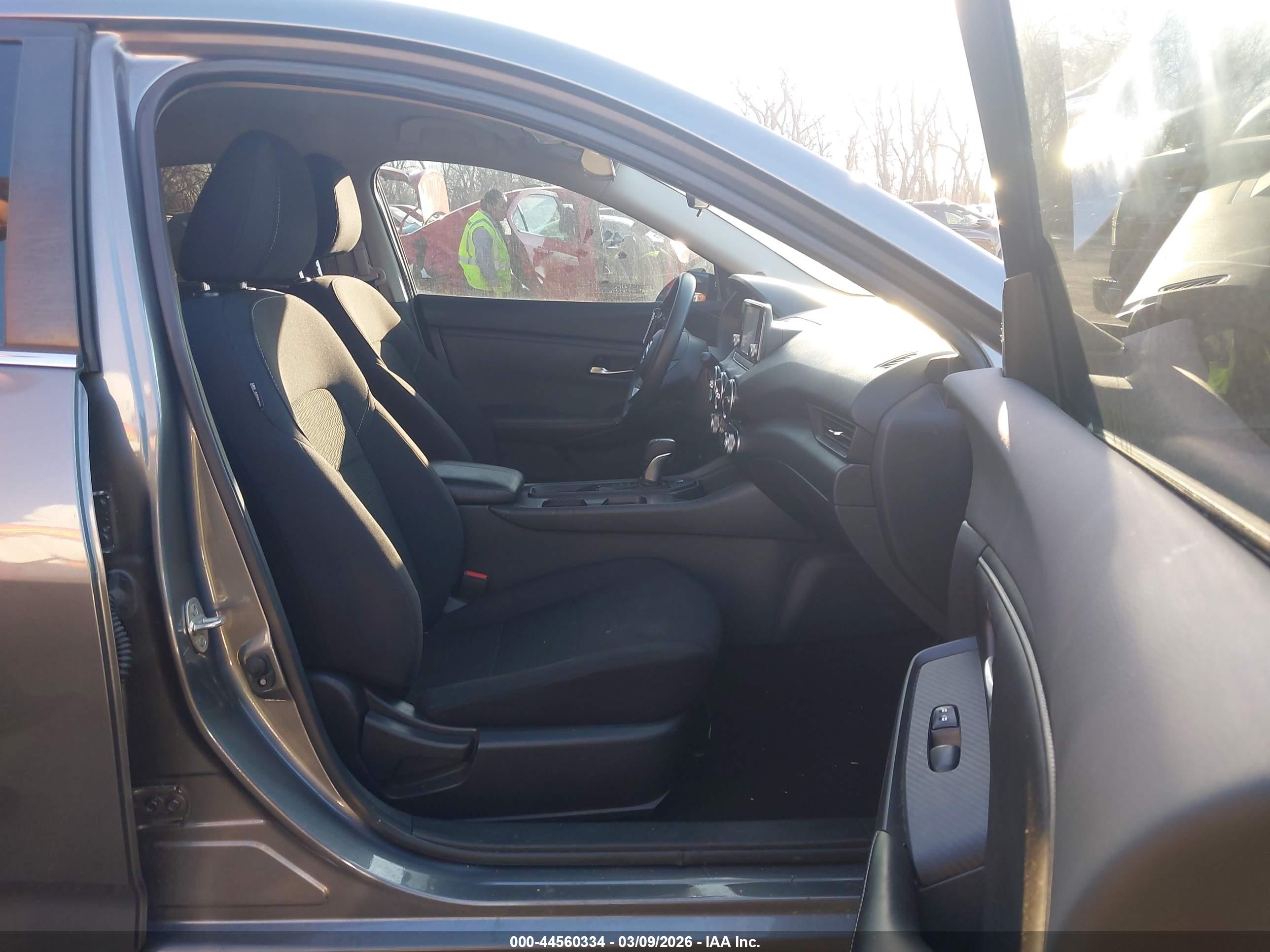 NISSAN SENTRA image 5