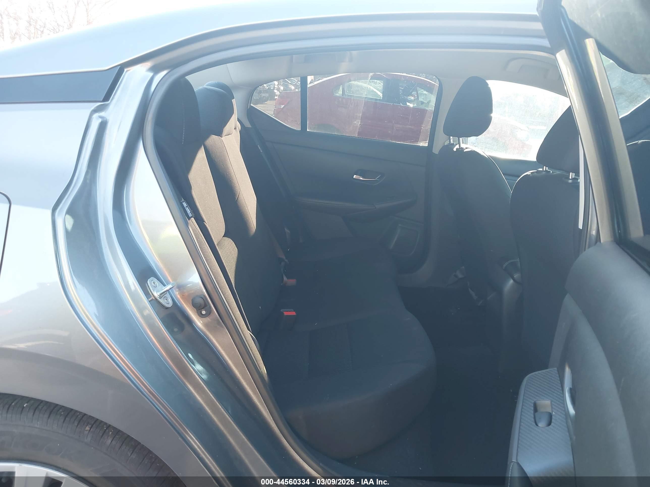 NISSAN SENTRA image 8