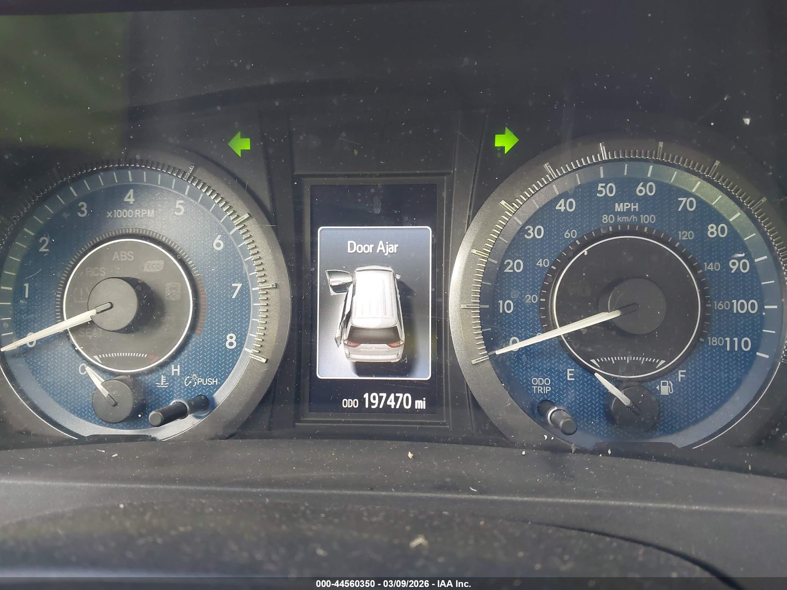 TOYOTA SIENNA image 7