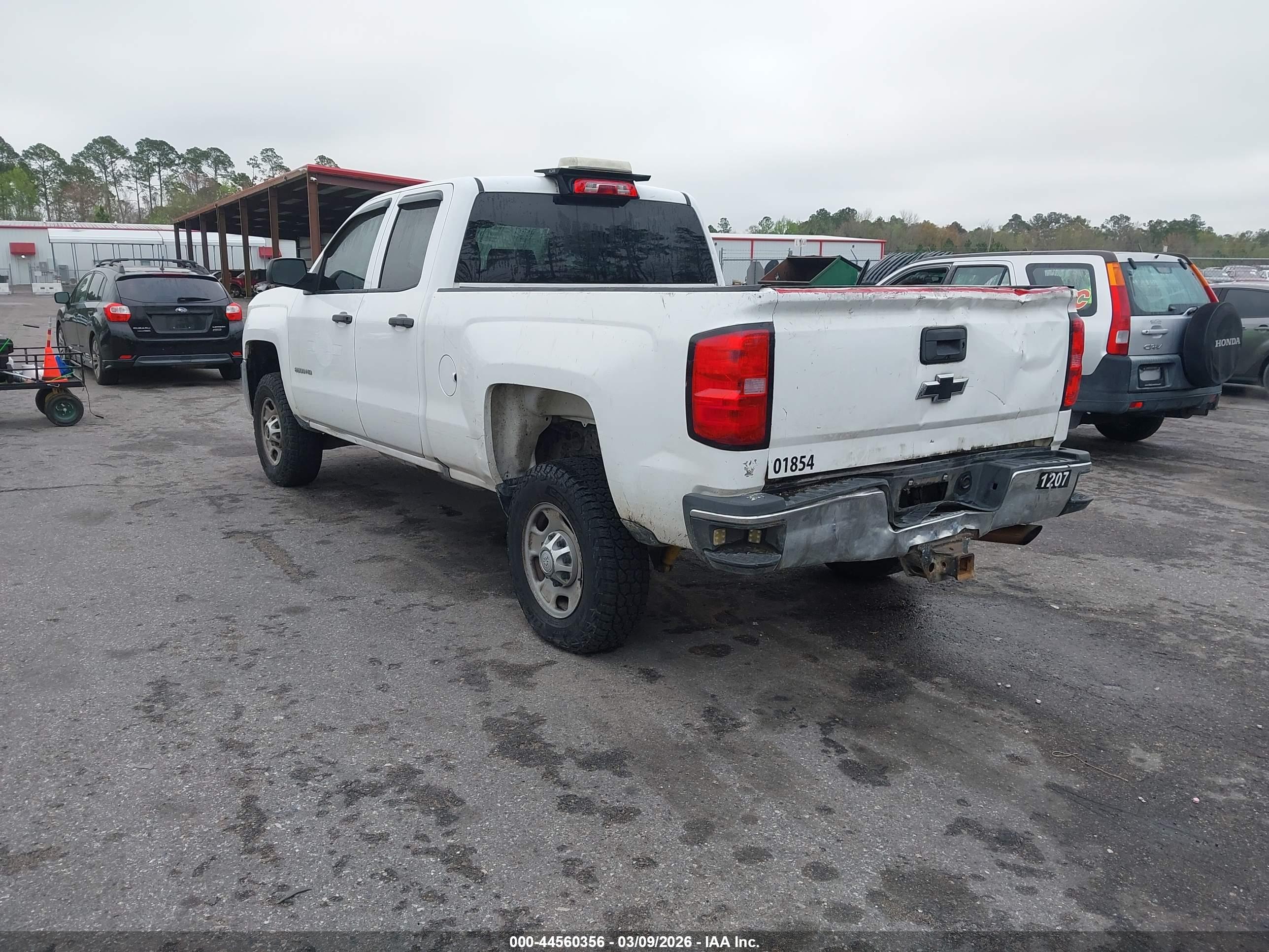 CHEVROLET SILVERADO image 3