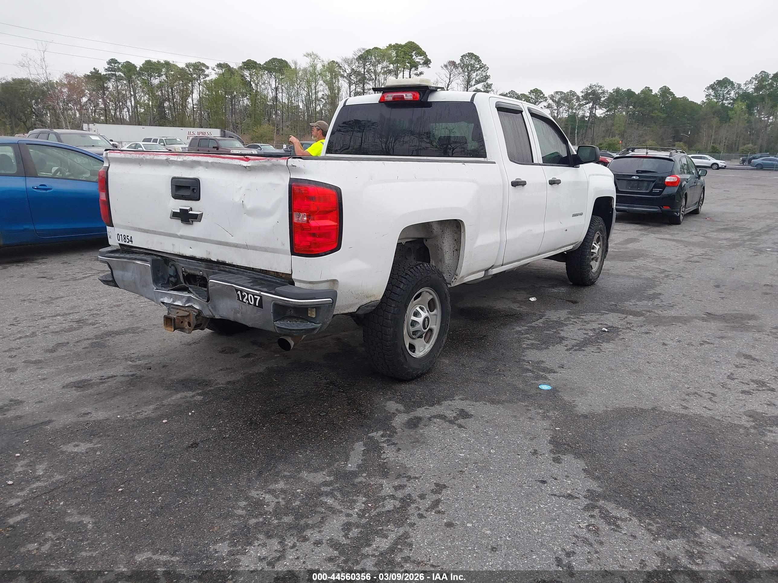 CHEVROLET SILVERADO image 4