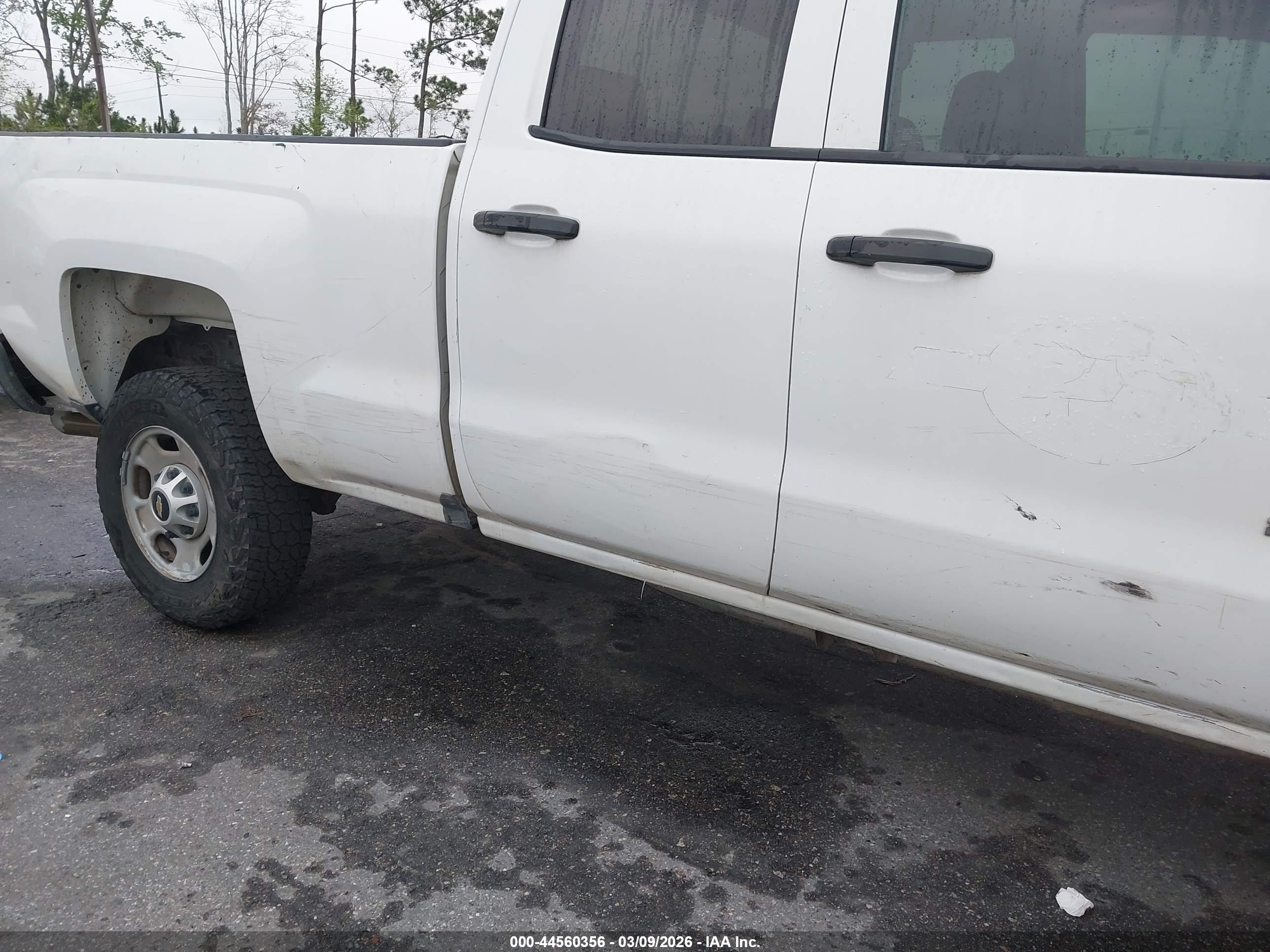 CHEVROLET SILVERADO image 6