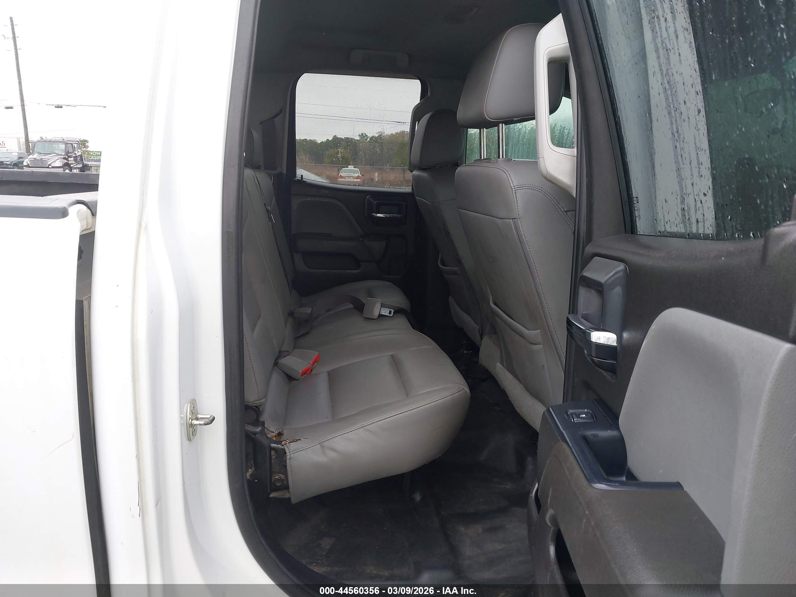 CHEVROLET SILVERADO image 8