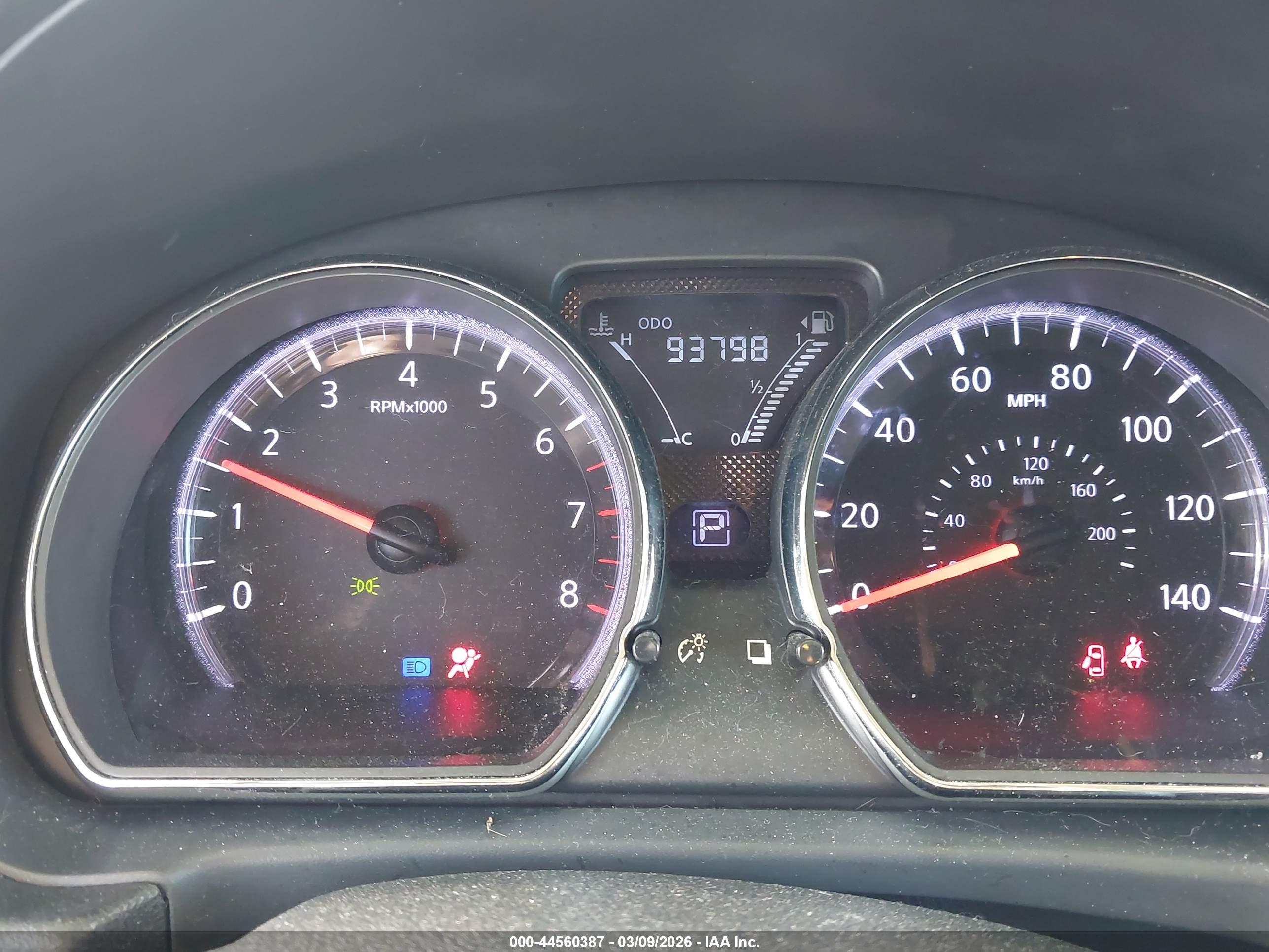 NISSAN VERSA image 7