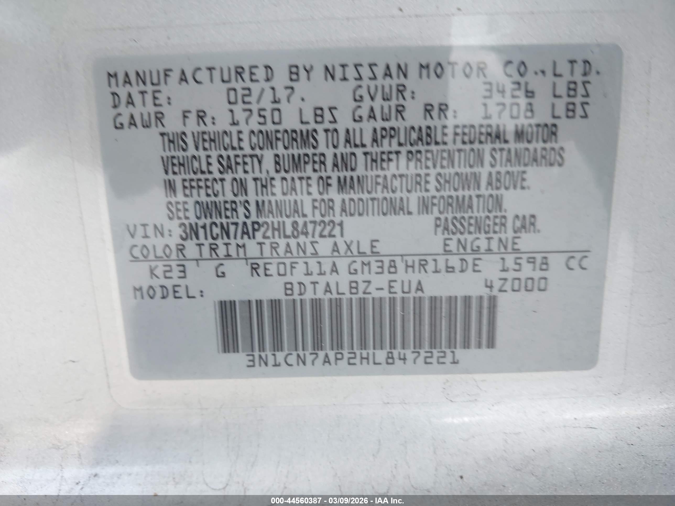 NISSAN VERSA image 9
