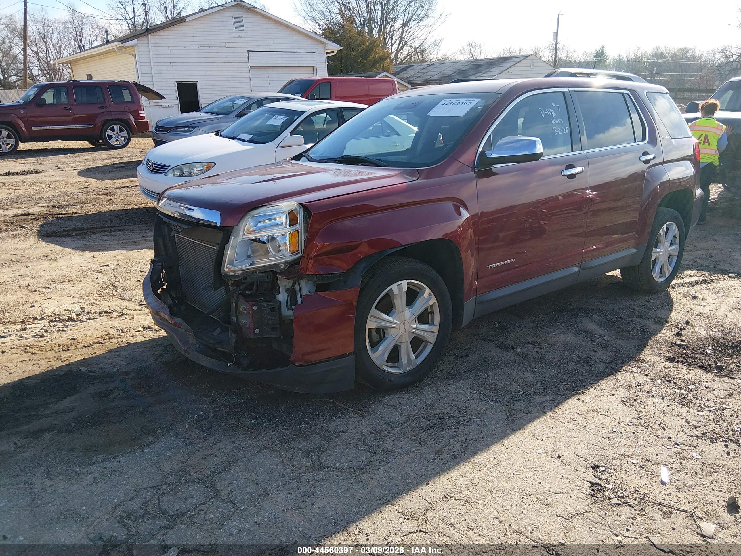 GMC TERRAIN image 2
