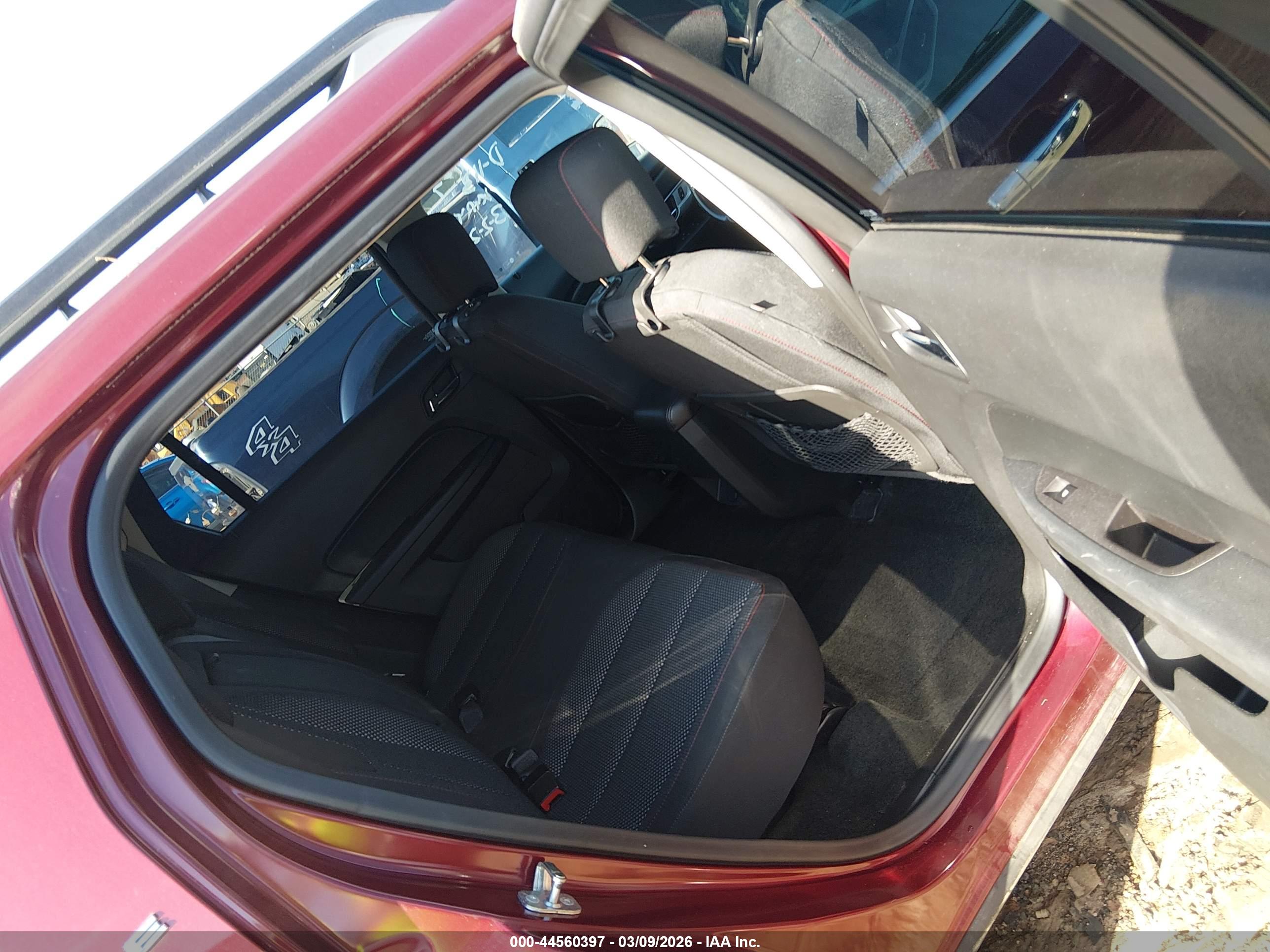 GMC TERRAIN image 8