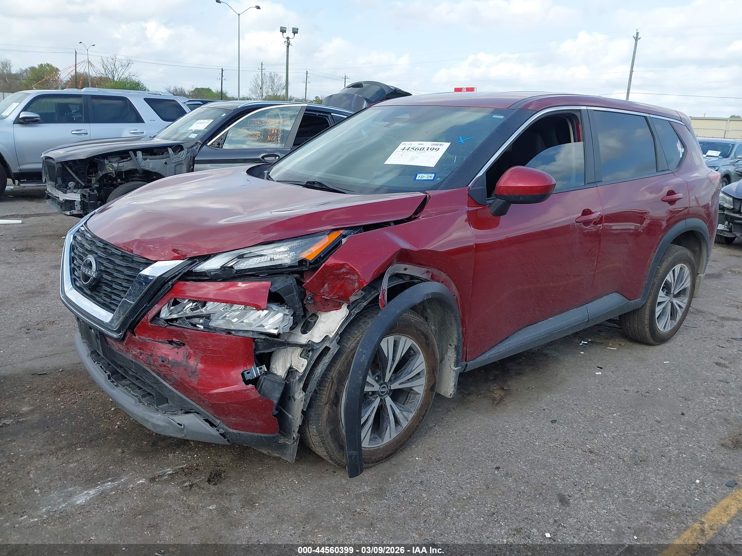 NISSAN ROGUE image 2