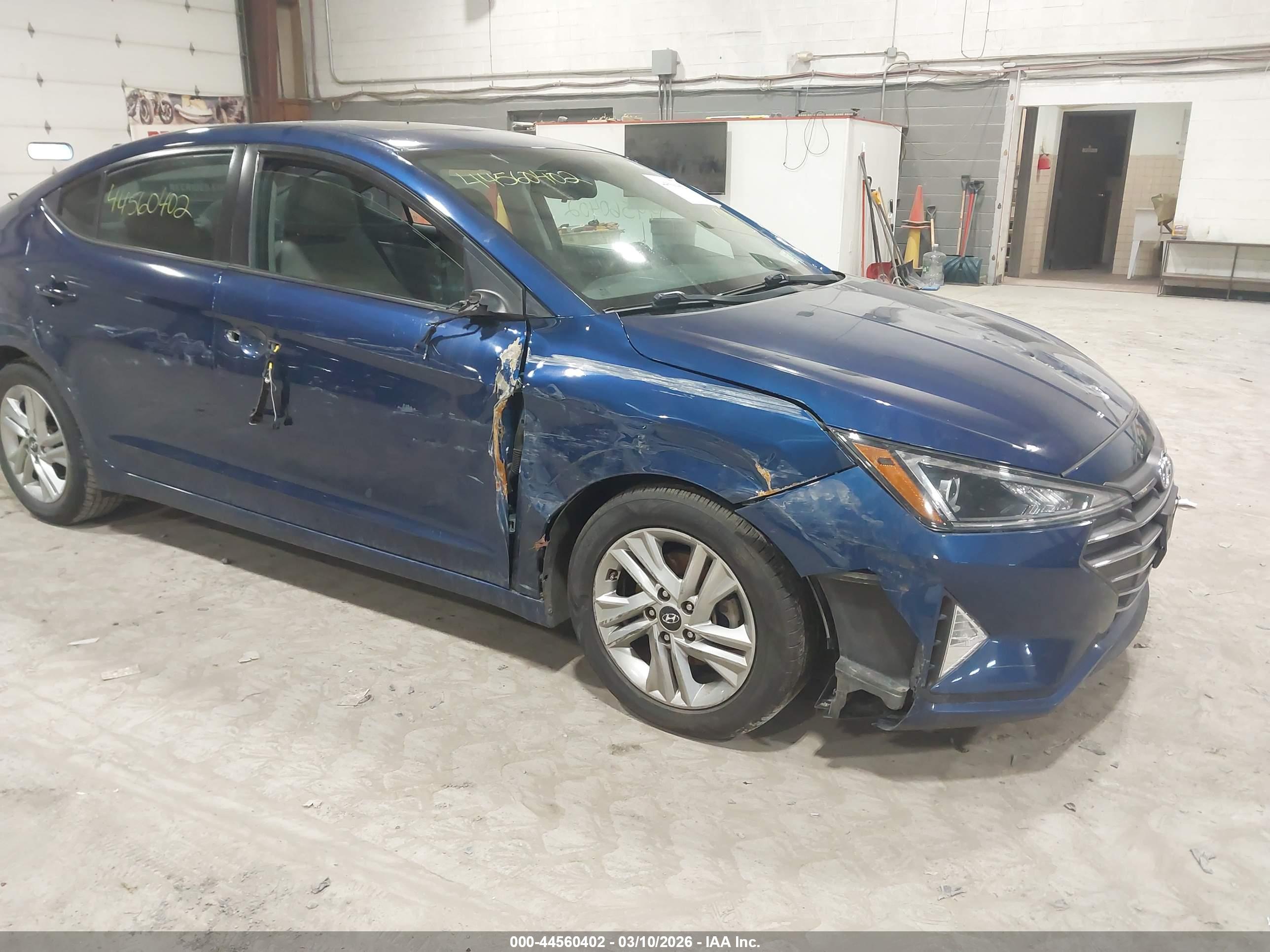HYUNDAI ELANTRA image 6