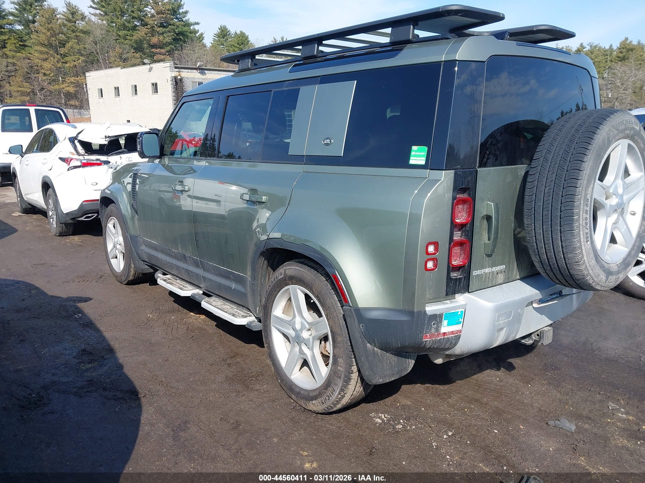 LAND ROVER image 3