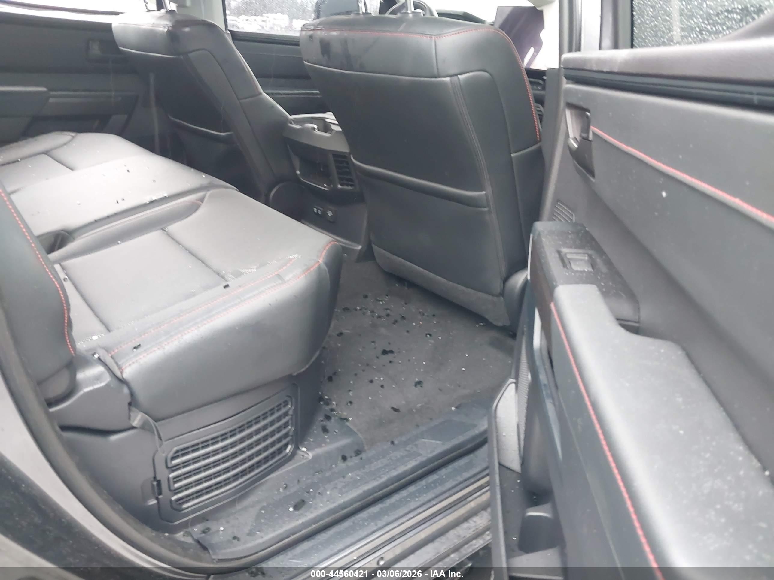 TOYOTA TUNDRA image 8