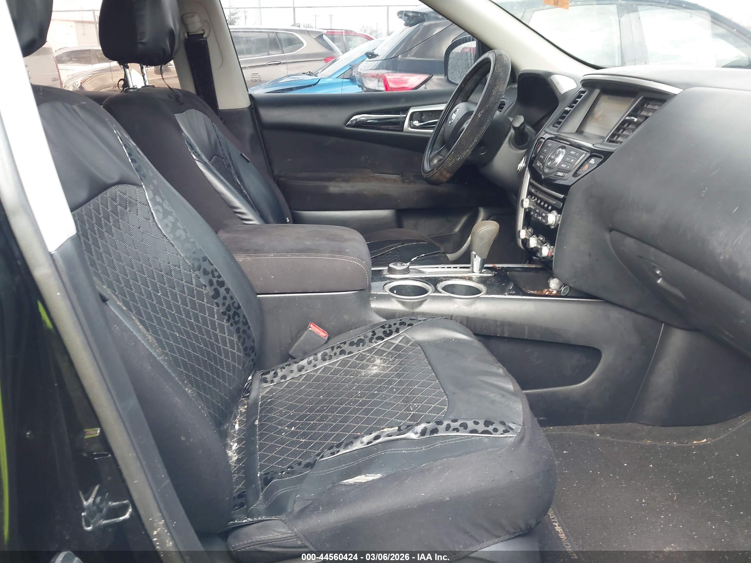 NISSAN PATHFINDER image 5