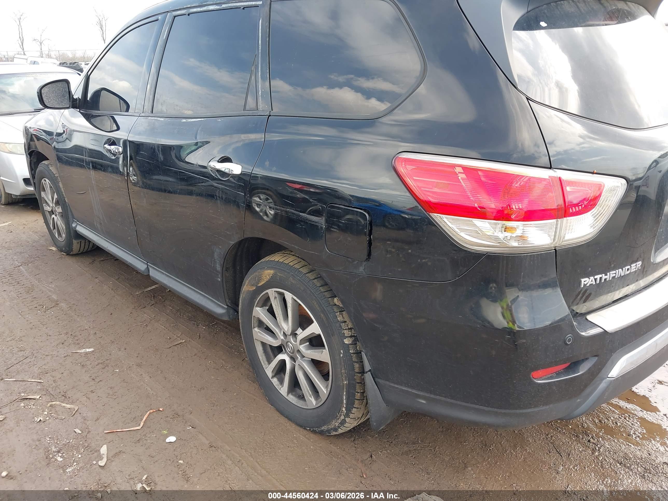 NISSAN PATHFINDER image 6