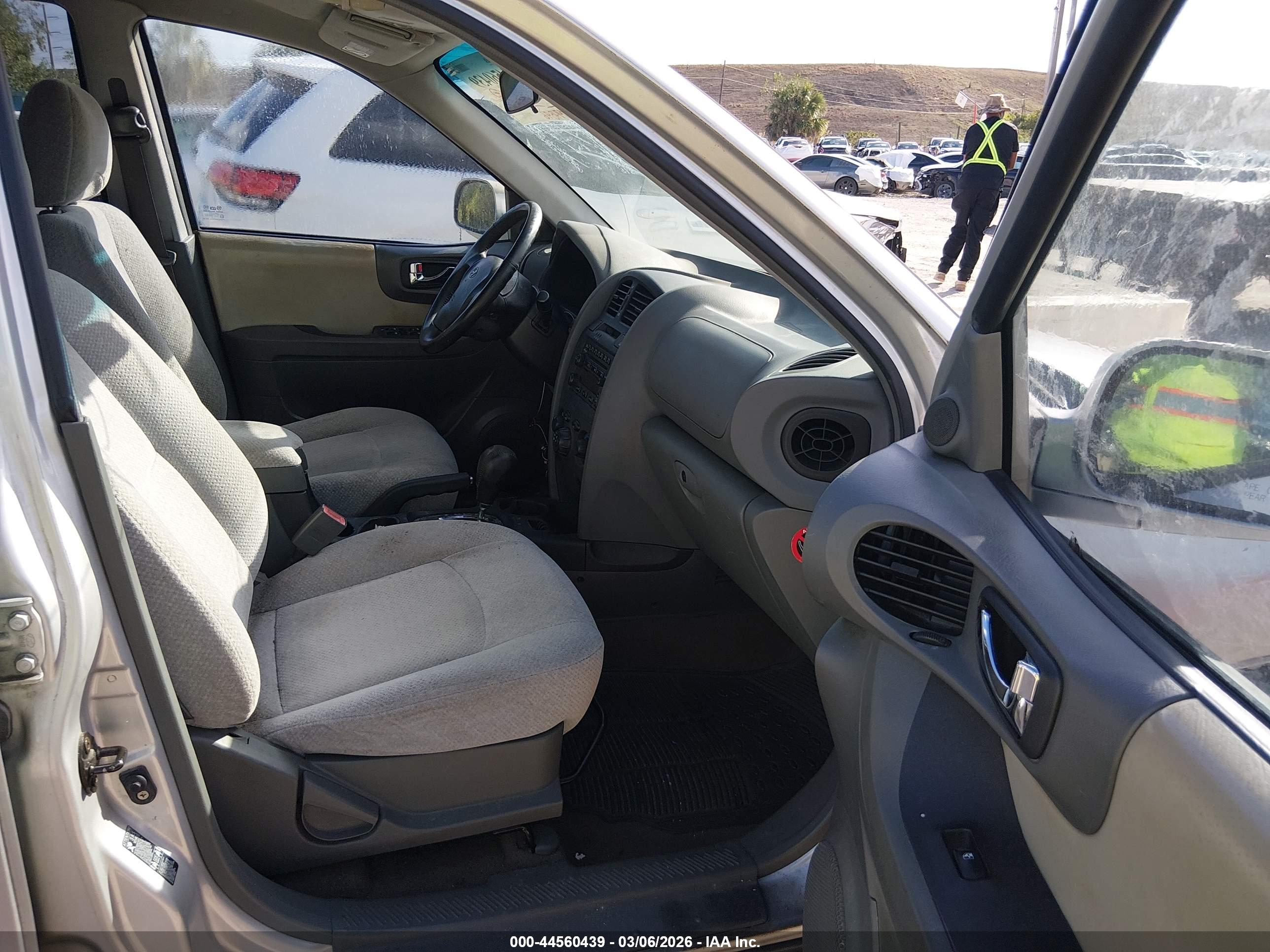 HYUNDAI SANTA image 5