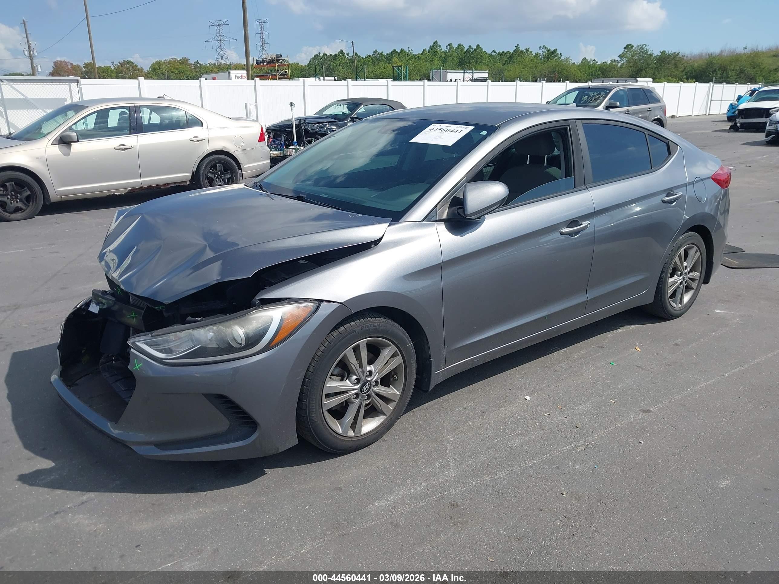 HYUNDAI ELANTRA image 2