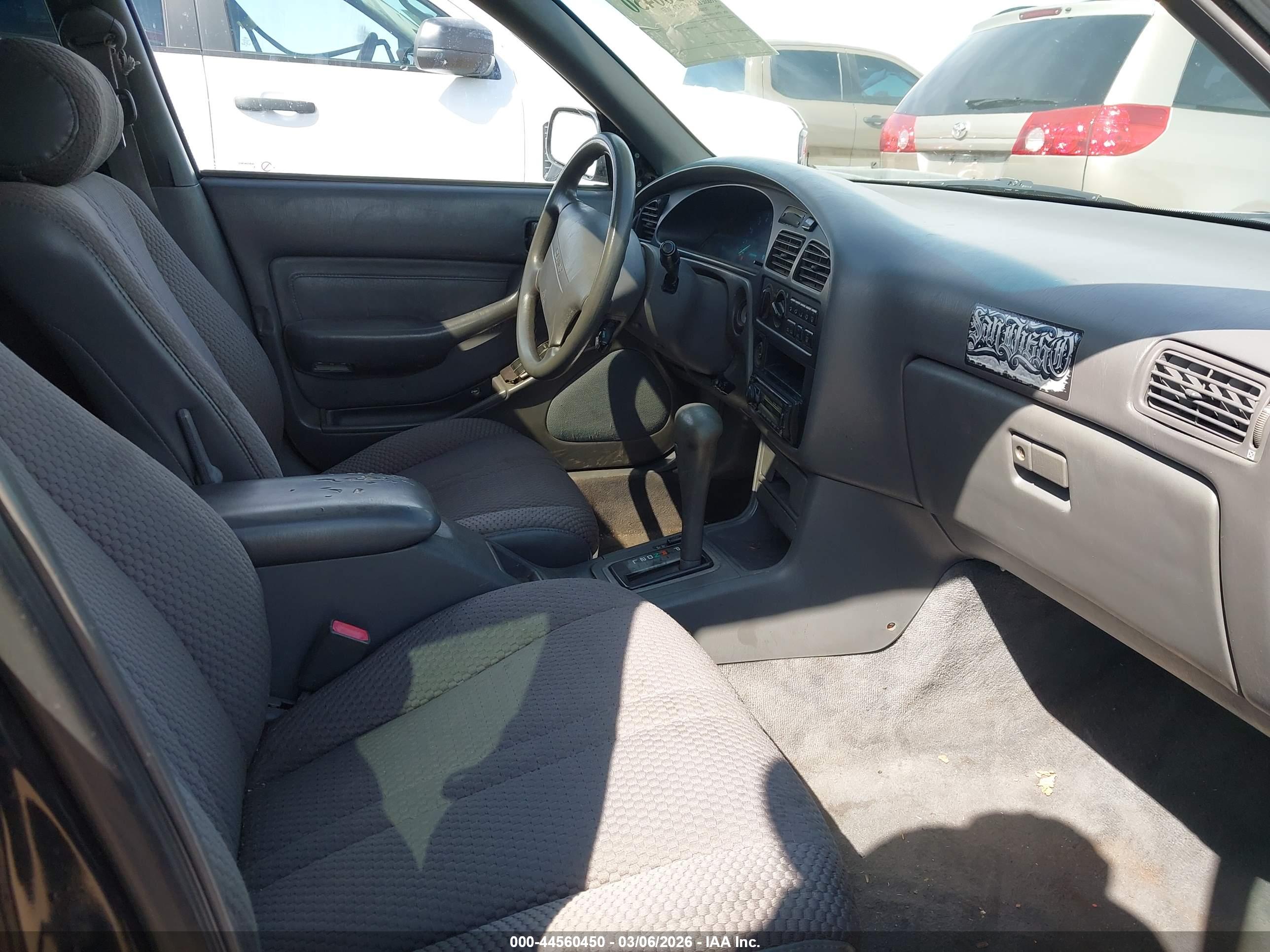 TOYOTA CAMRY image 5