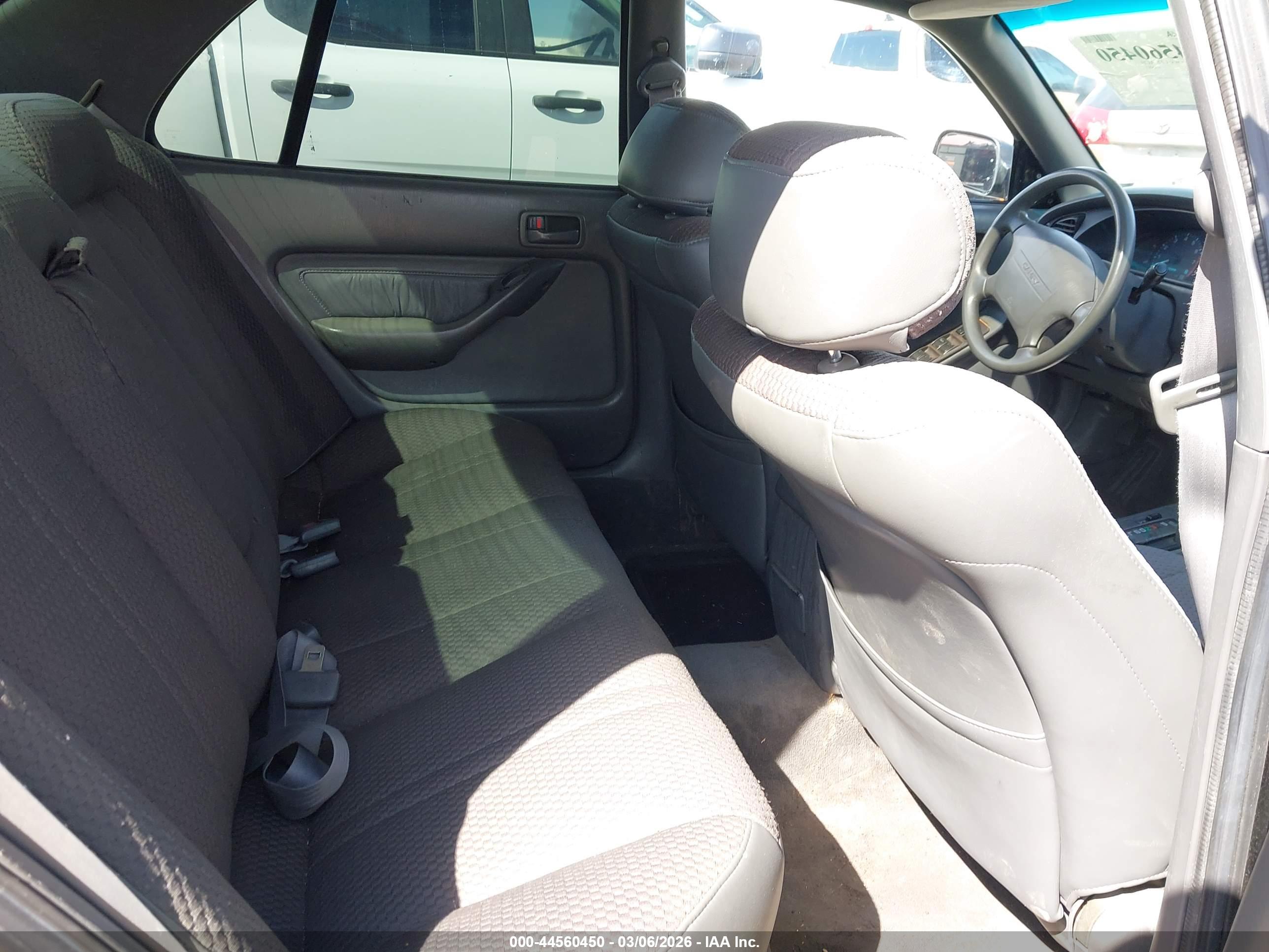 TOYOTA CAMRY image 8