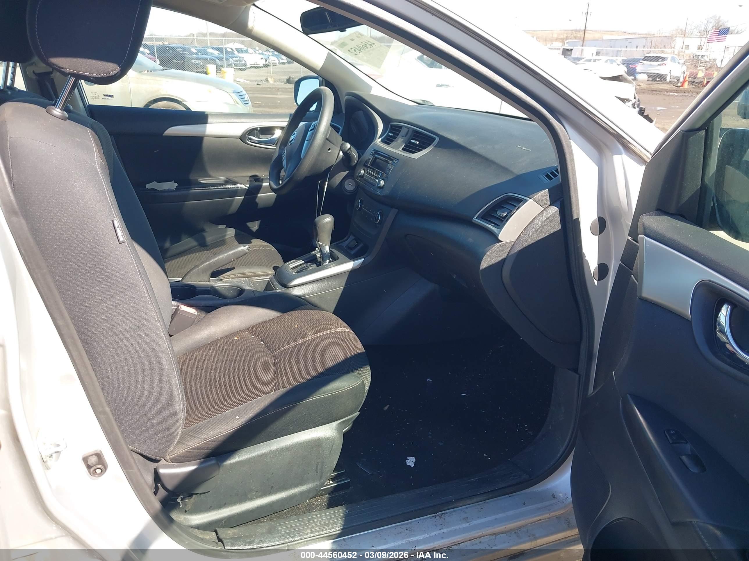 NISSAN SENTRA image 5