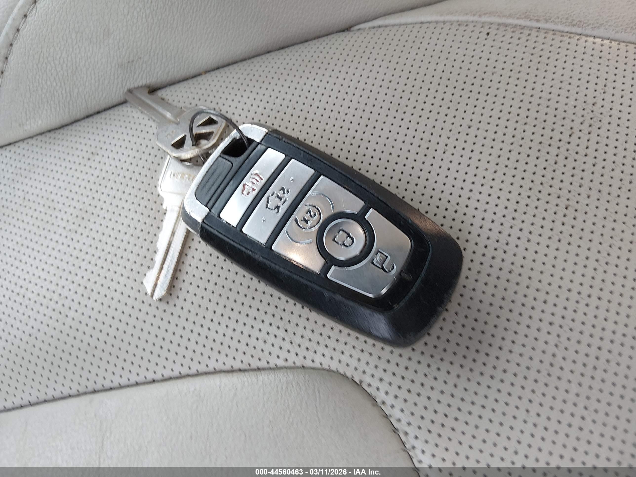 FORD FUSION image 11