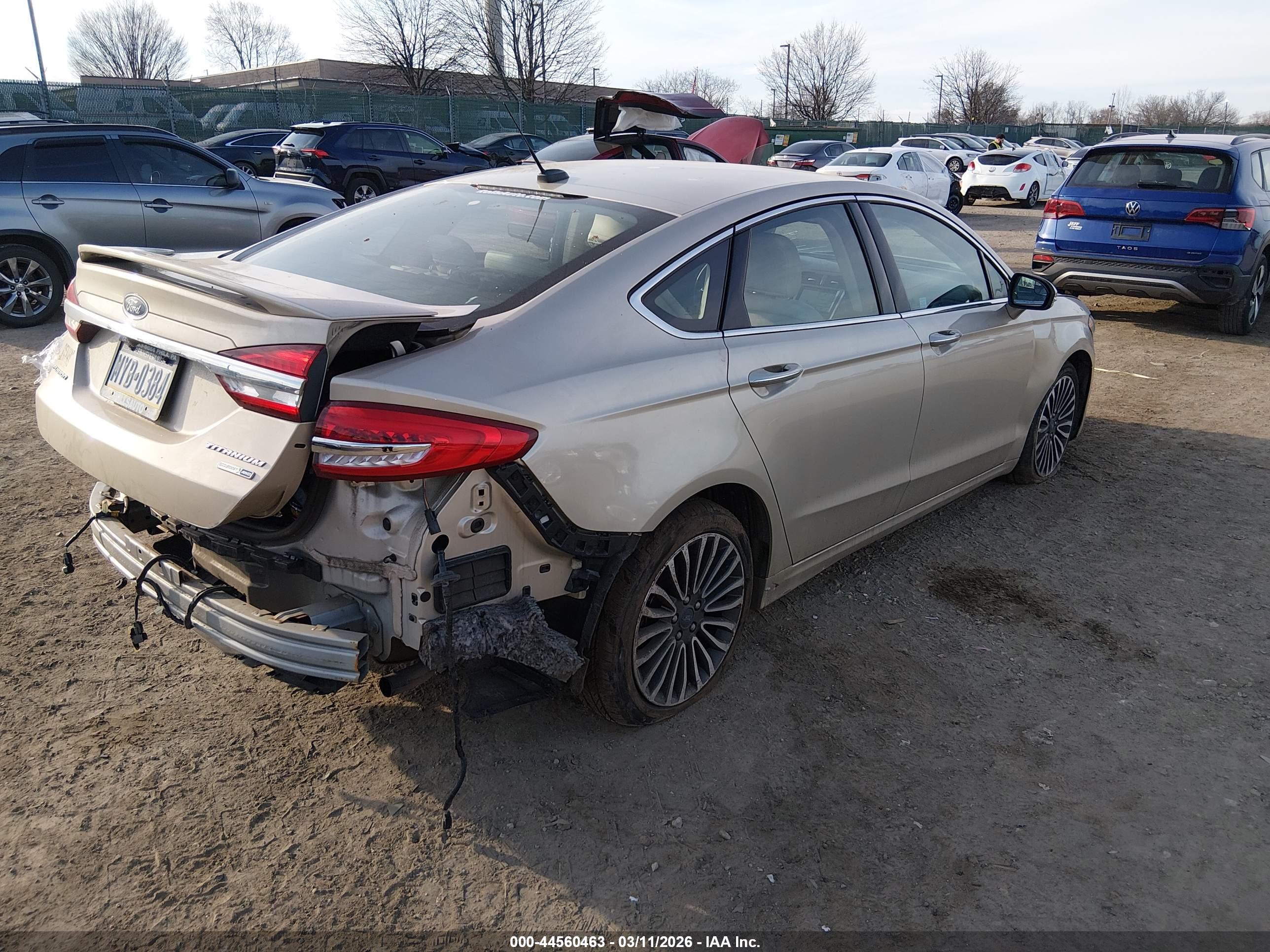 FORD FUSION image 4