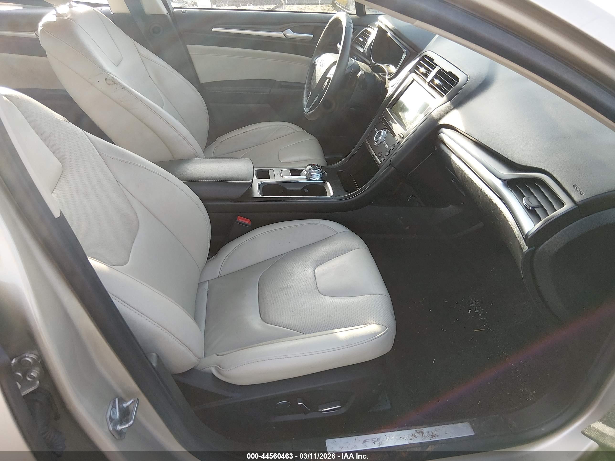 FORD FUSION image 5
