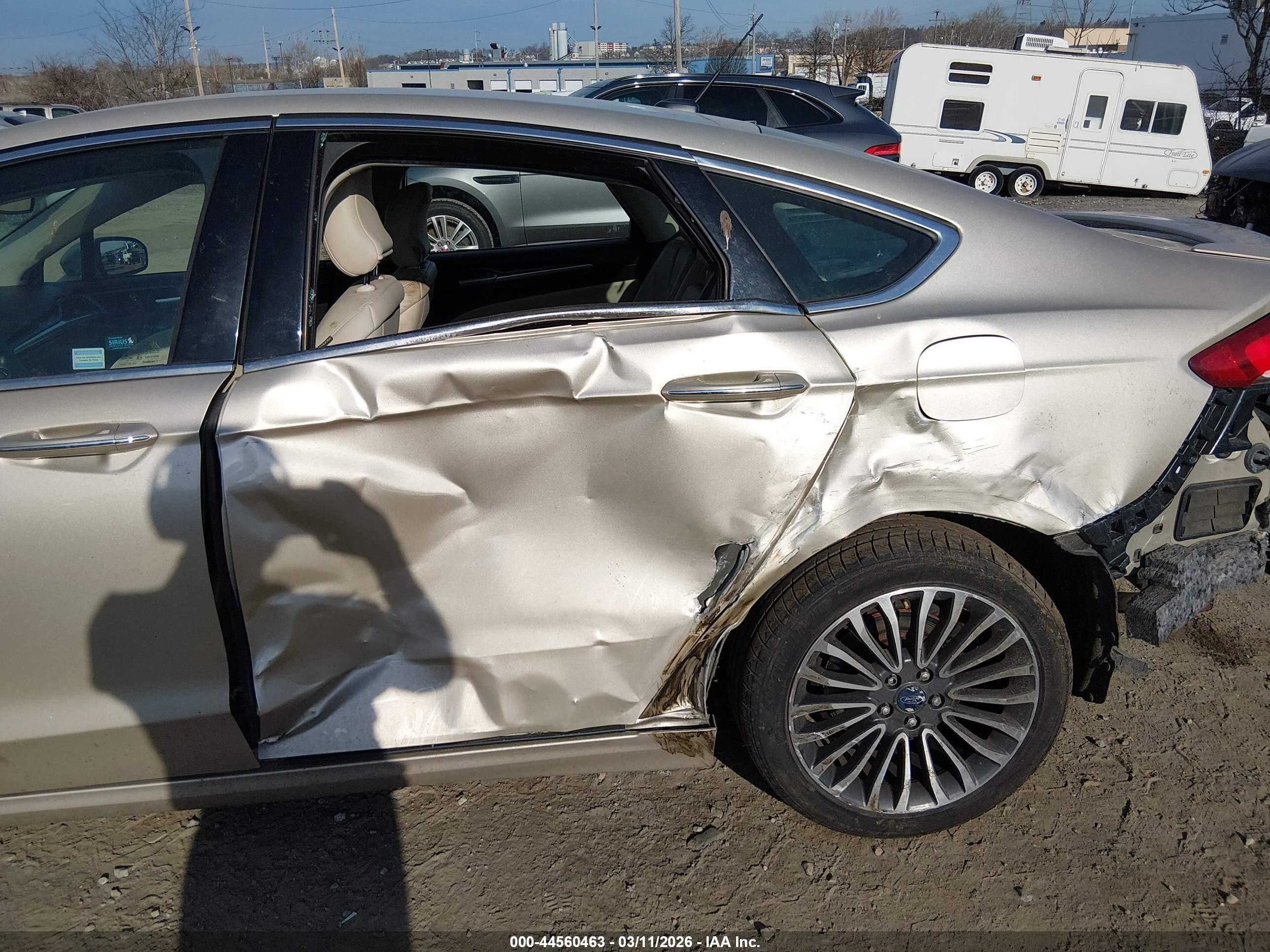 FORD FUSION image 6