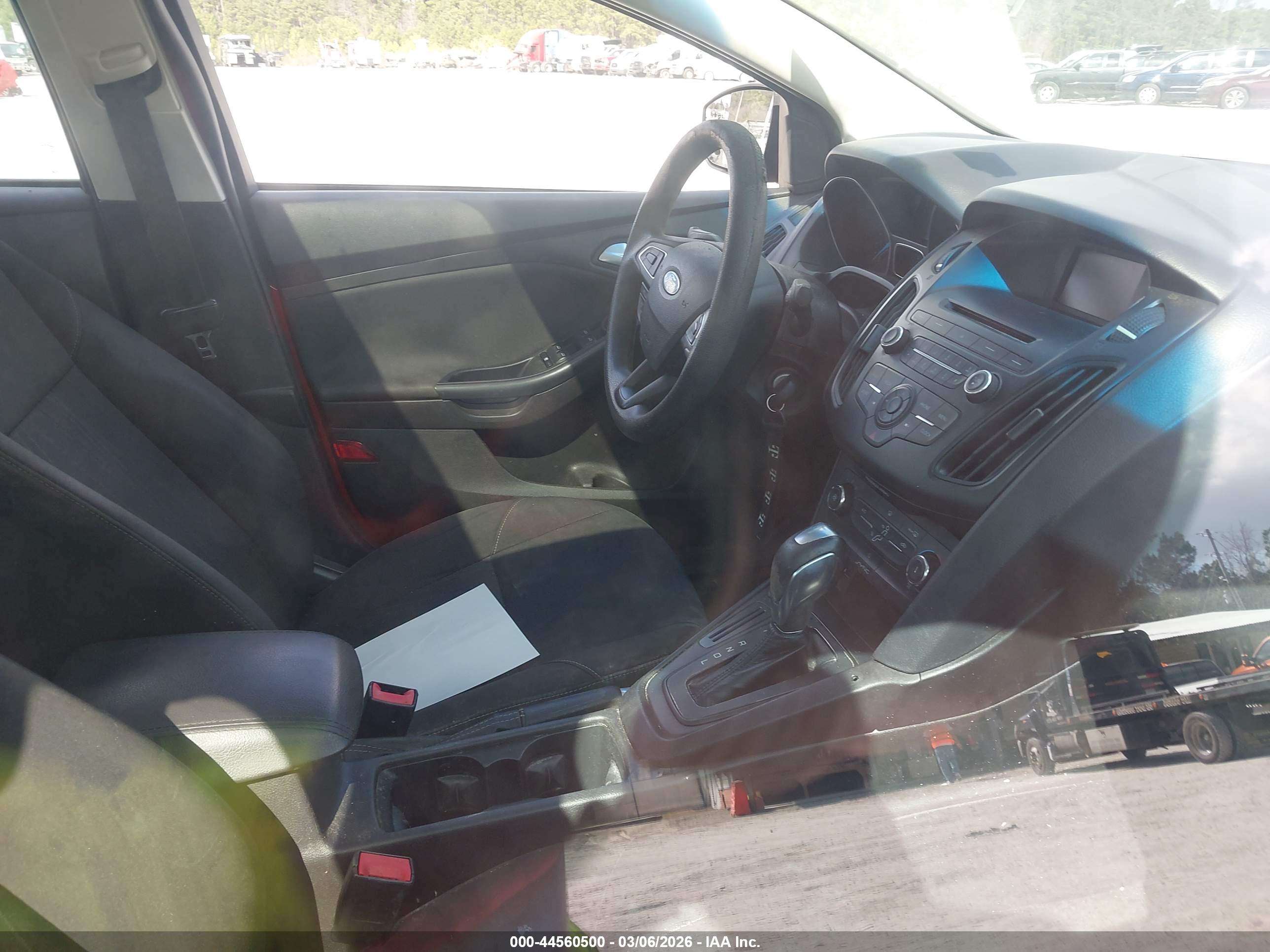 FORD FOCUS image 5