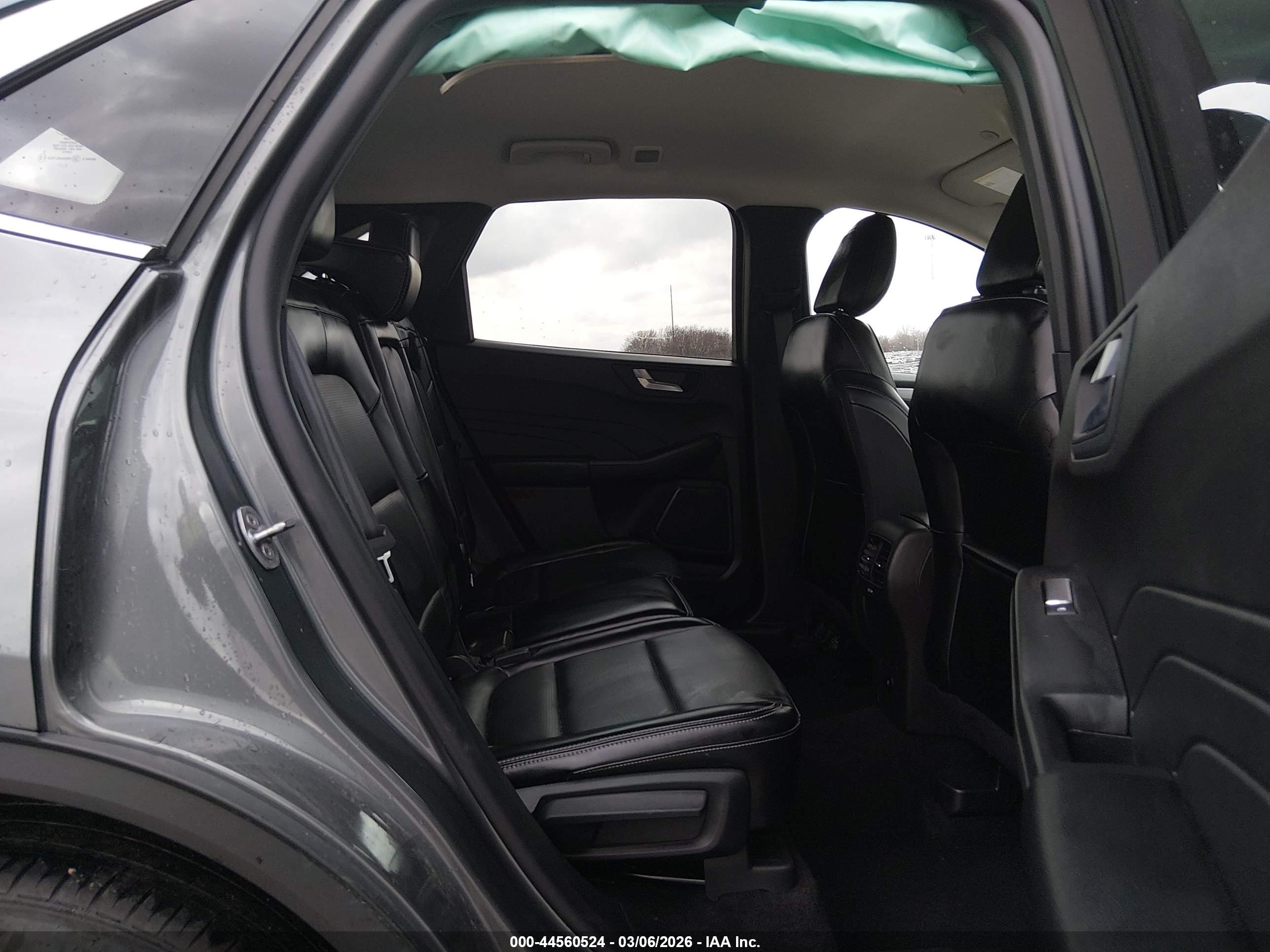 FORD ESCAPE image 8