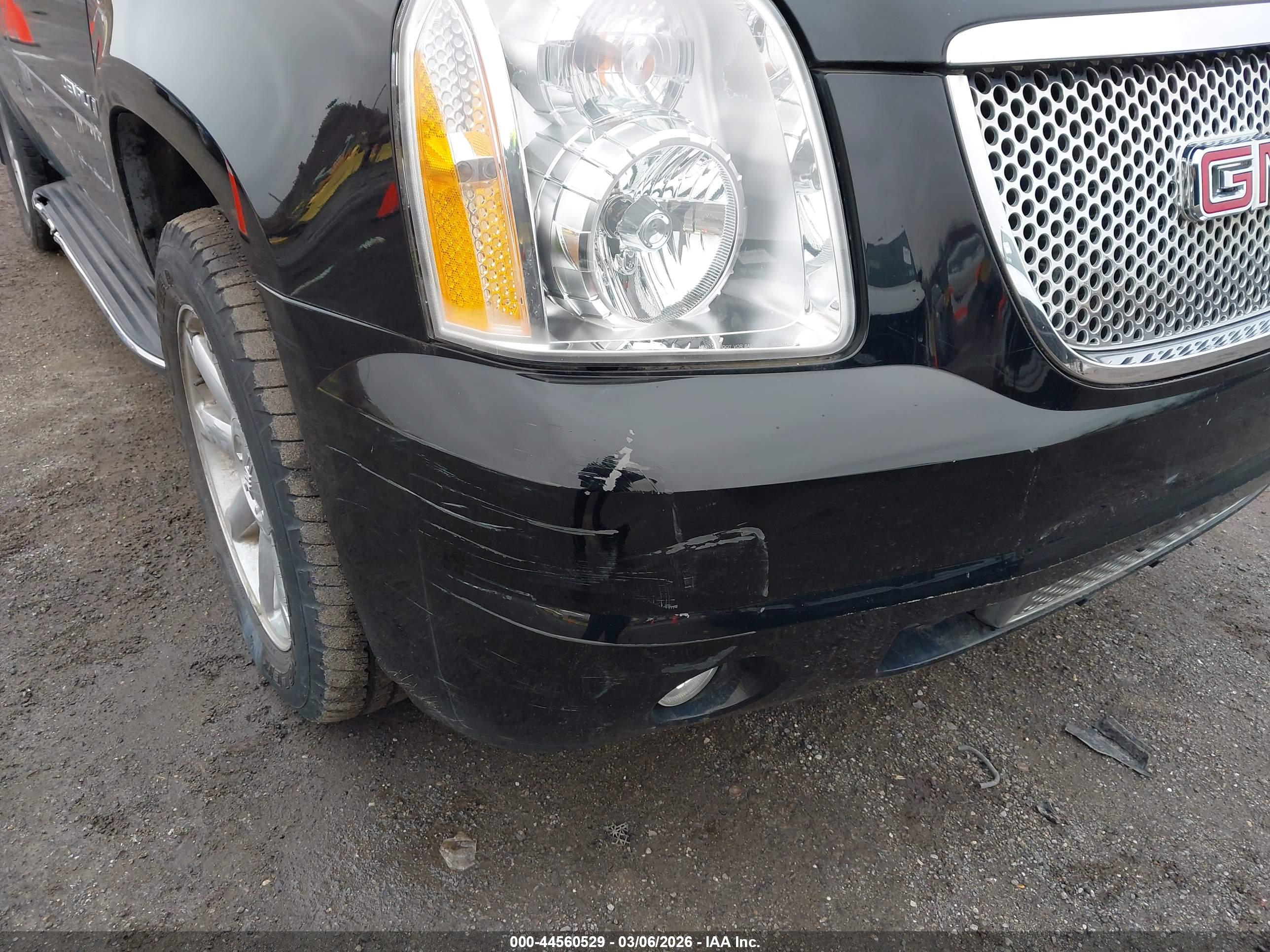 GMC YUKON image 6