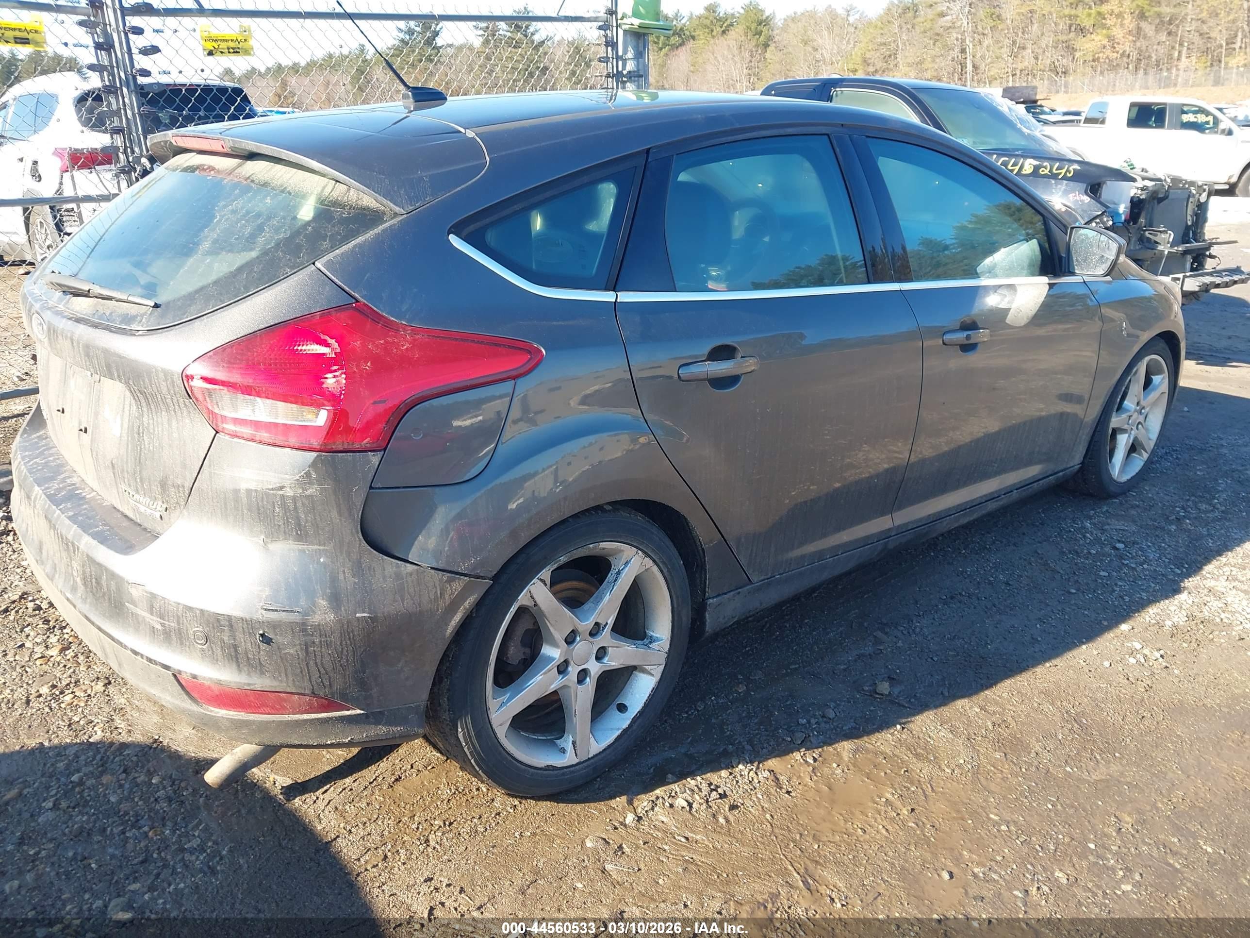 FORD FOCUS image 4