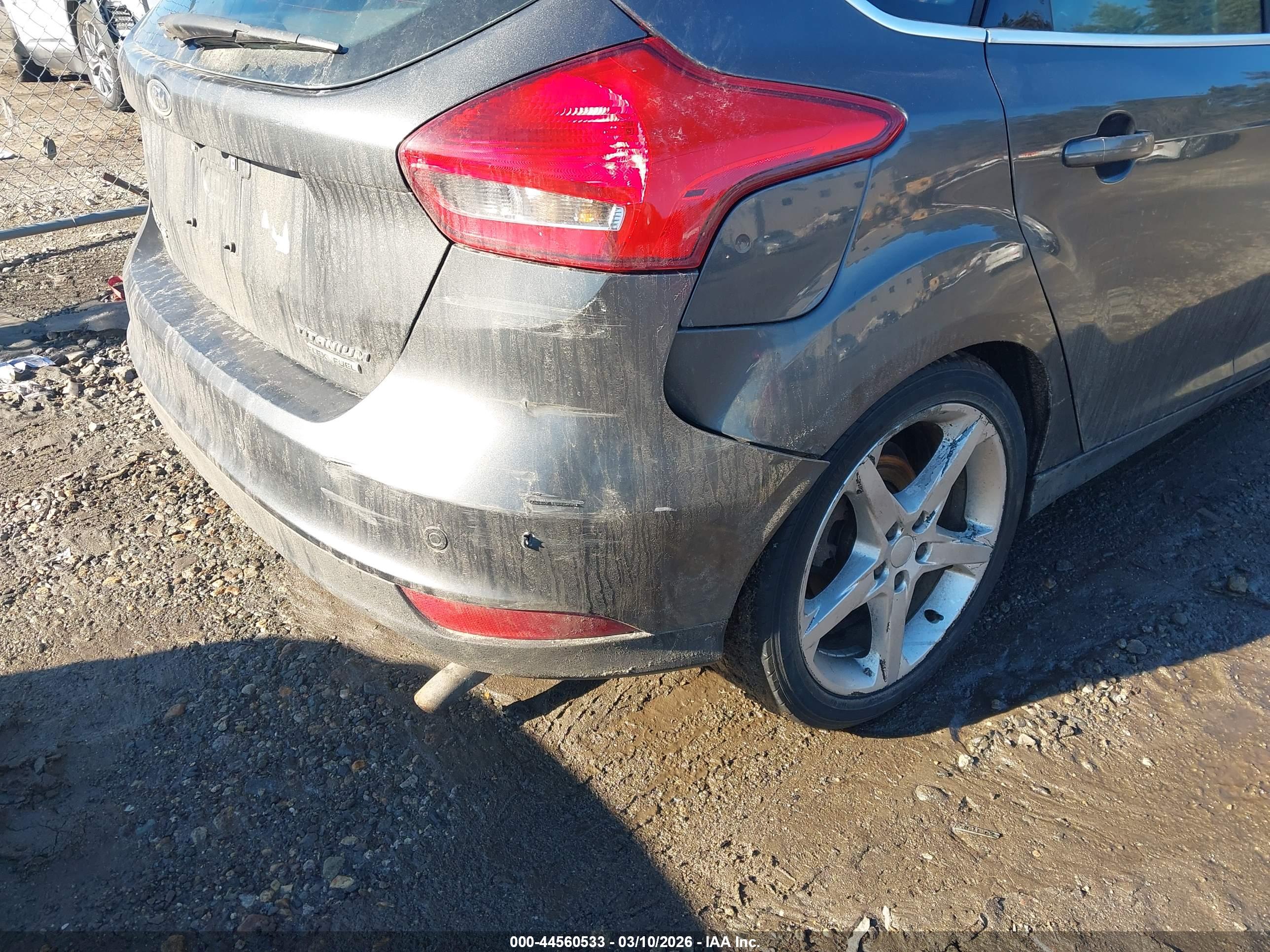 FORD FOCUS image 6