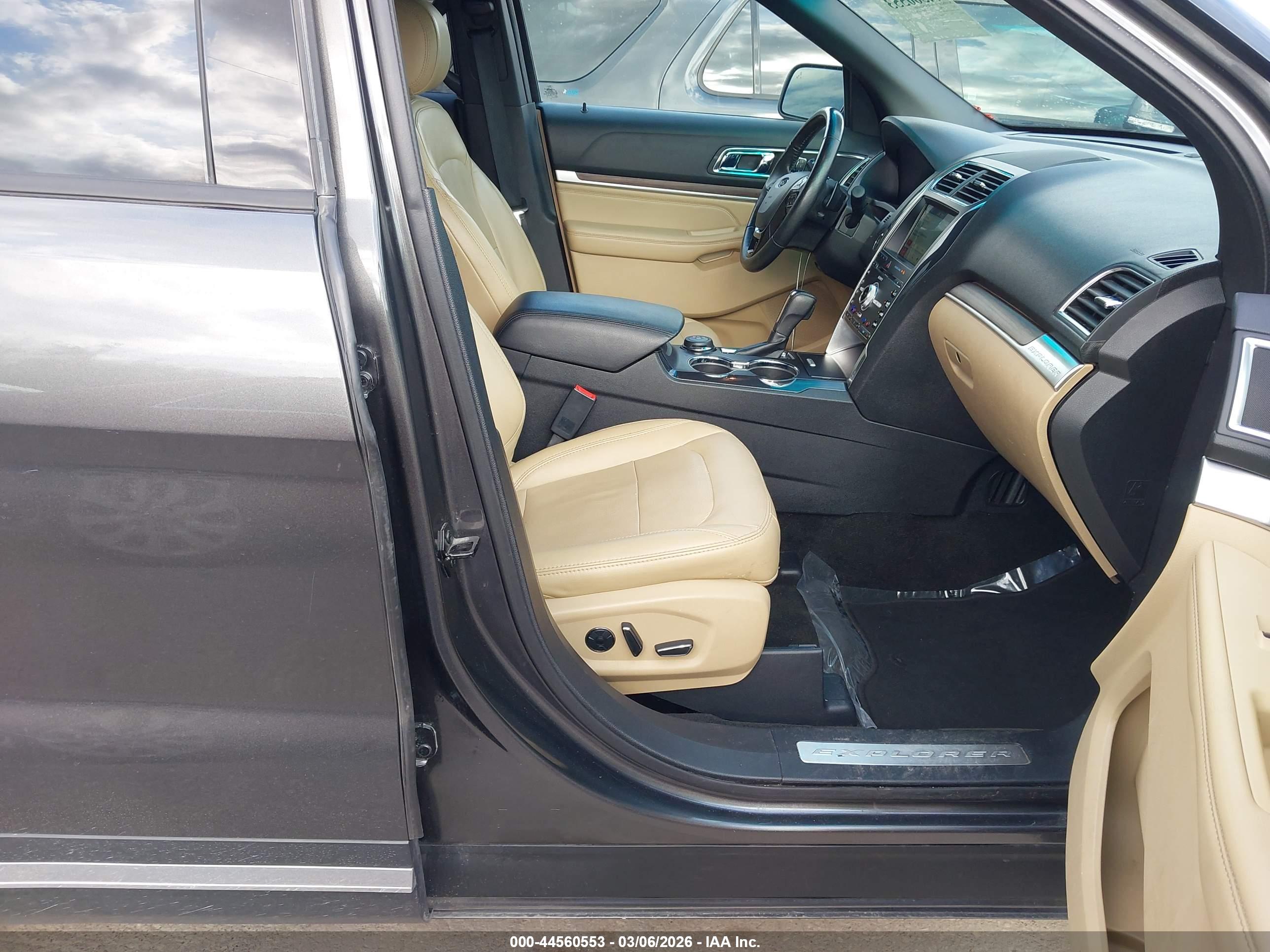 FORD EXPLORER image 5