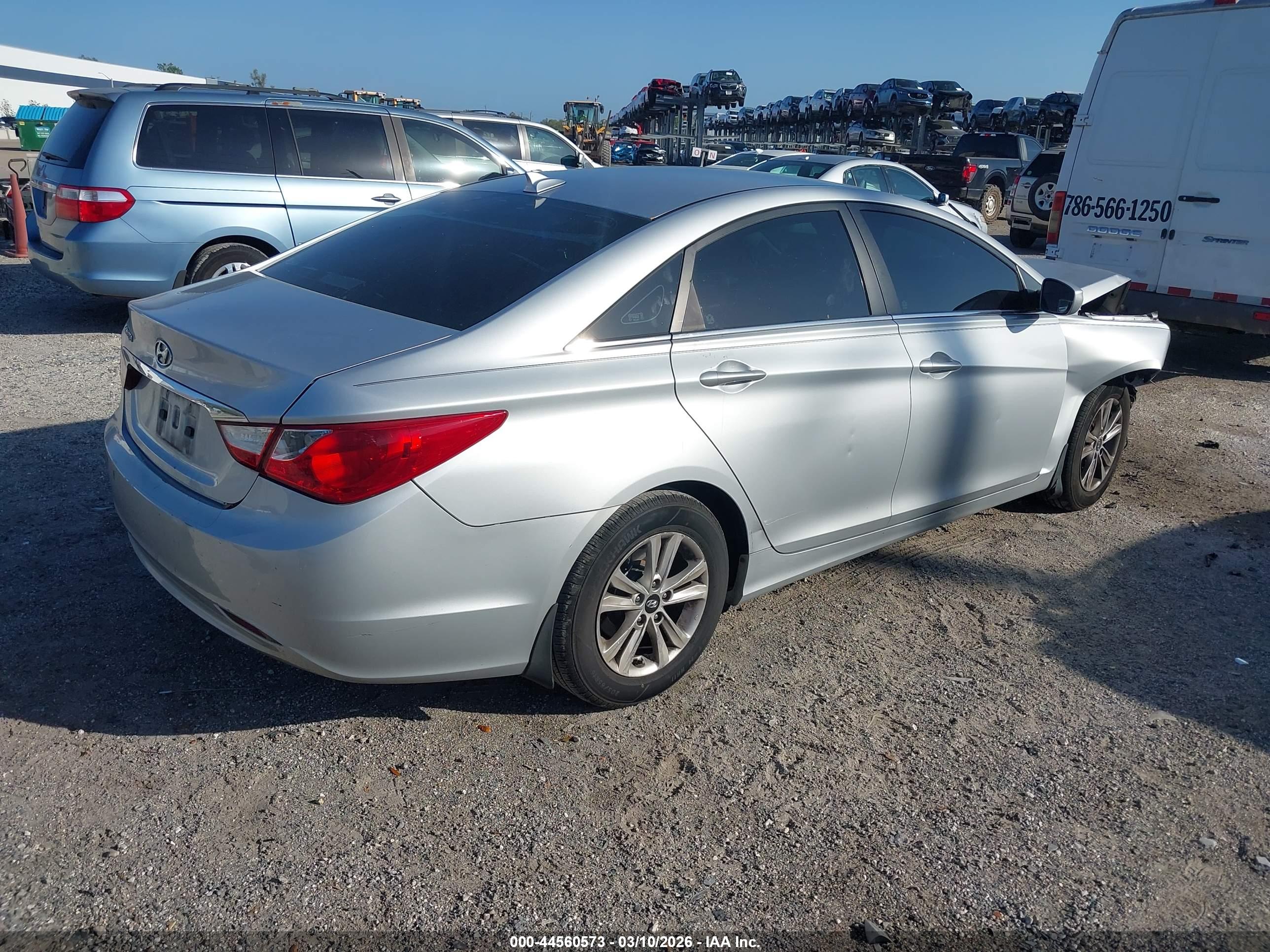 HYUNDAI SONATA image 4